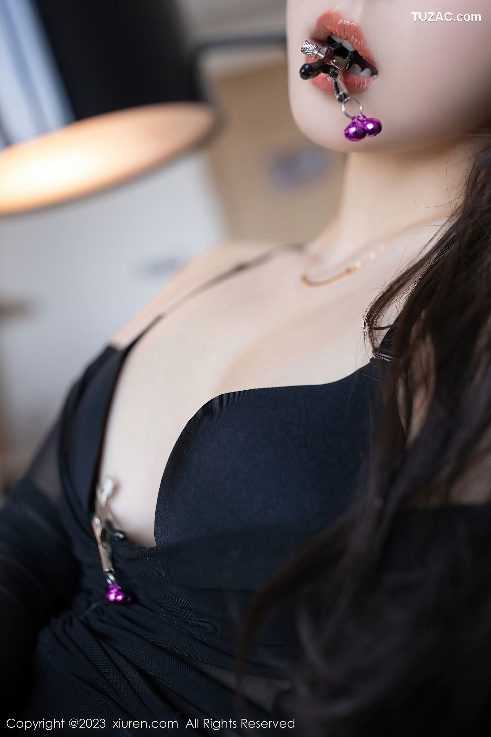 XiuRen秀人网-6442-唐安琪-黑色轻透网纱衣黑皮短裙黑色内衣-2023.03.20