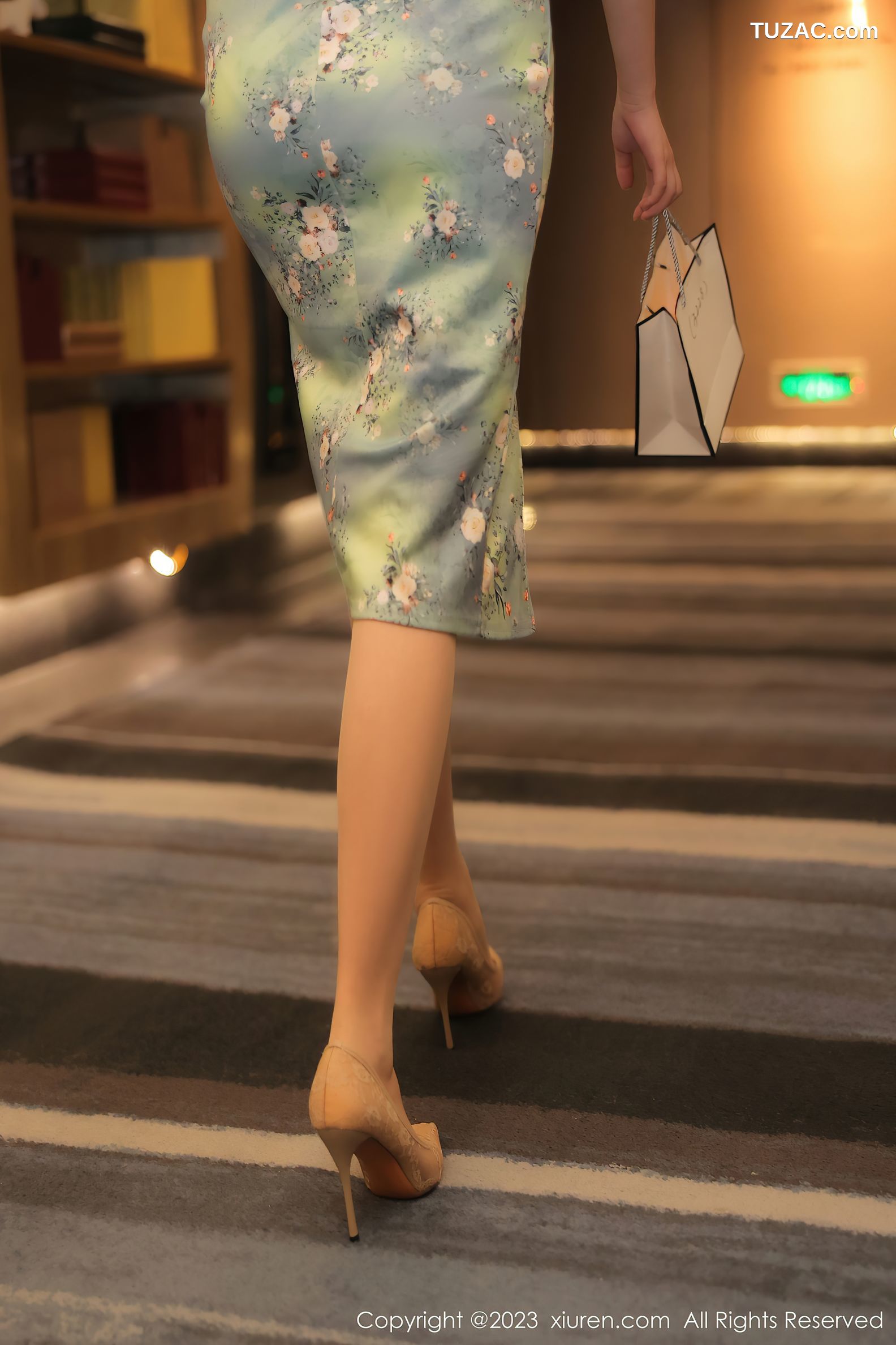 XiuRen秀人网-6464-Arude薇薇-绿灰色旗袍黑色蕾丝内衣-2023.03.24