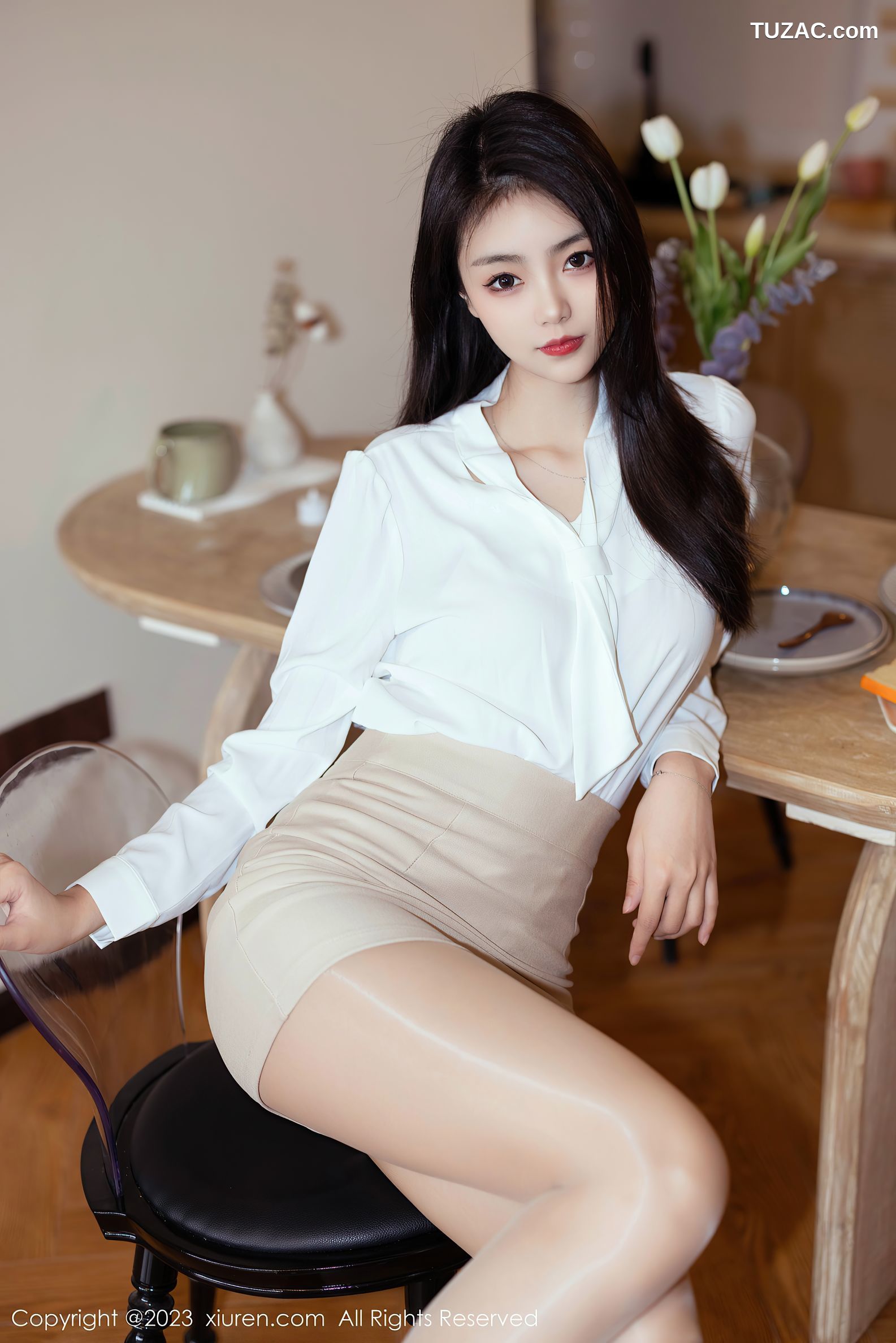 XiuRen秀人网-6465-可樂Vicky-白T浅黄色短裙闪亮肉丝-2023.03.24
