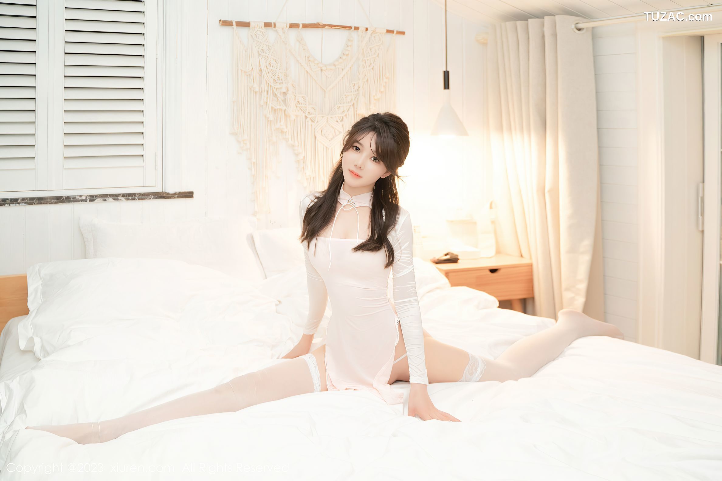 XiuRen秀人网-6489-婠婠么-粉色连身短裙白色蕾丝袜-2023.03.29