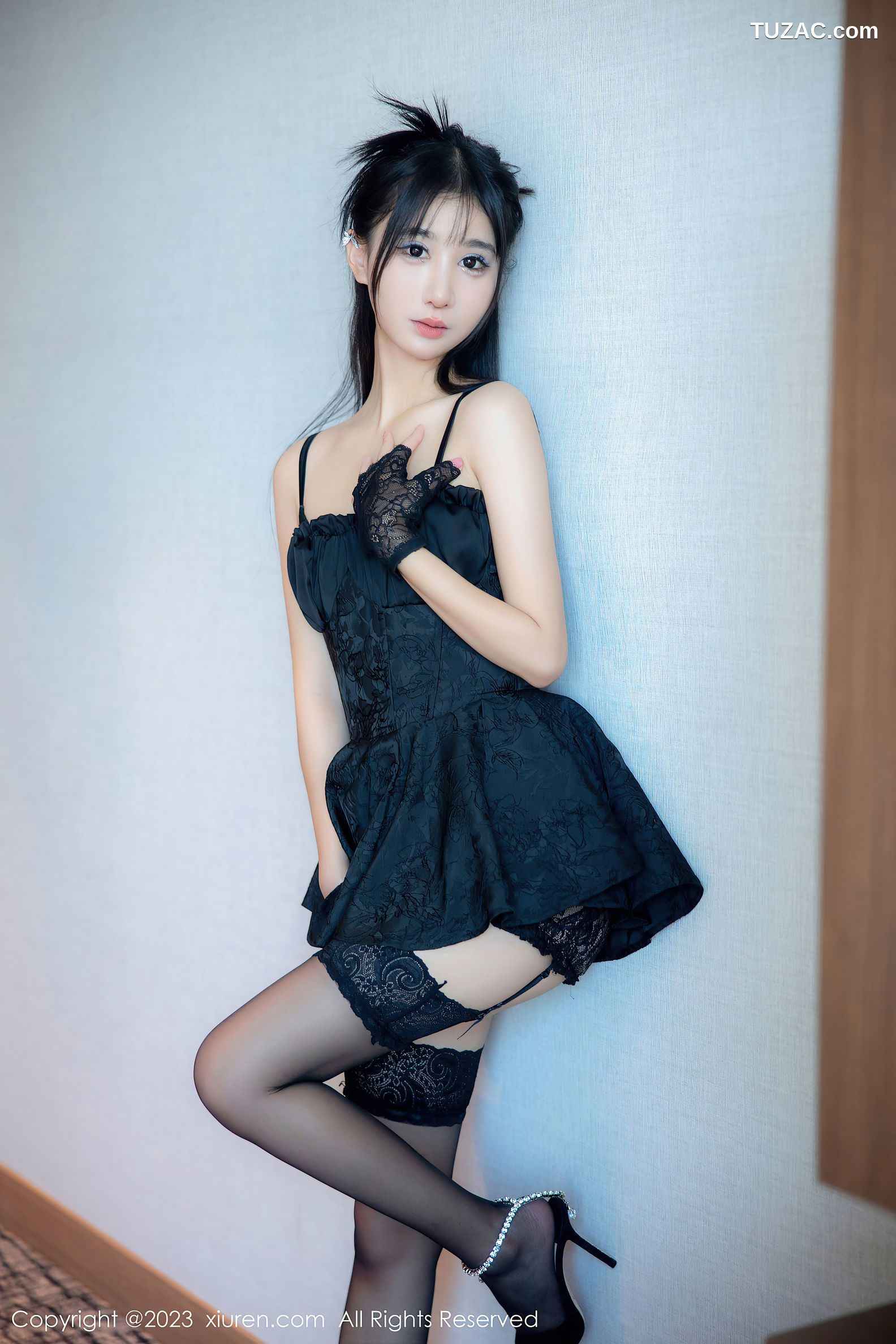 XiuRen秀人网-6516-小果冻儿-黑色蕾丝内衣黑丝吊带袜-2023.04.03