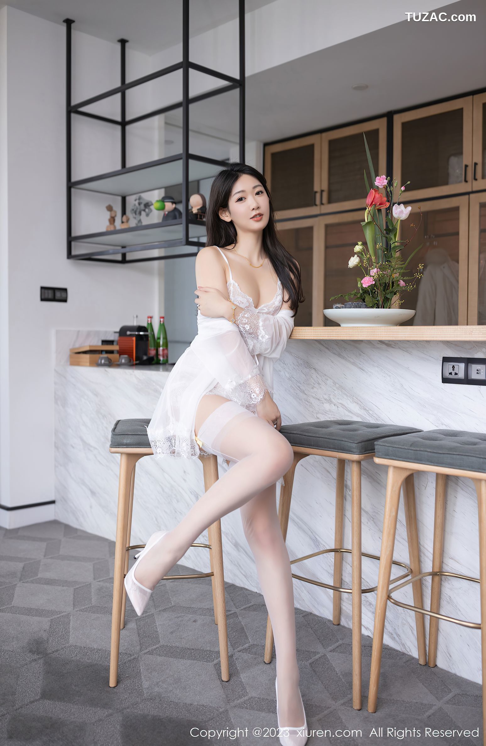 XiuRen秀人网-6518-唐安琪-白色蕾丝吊带睡衣白丝吊带袜-2023.04.03