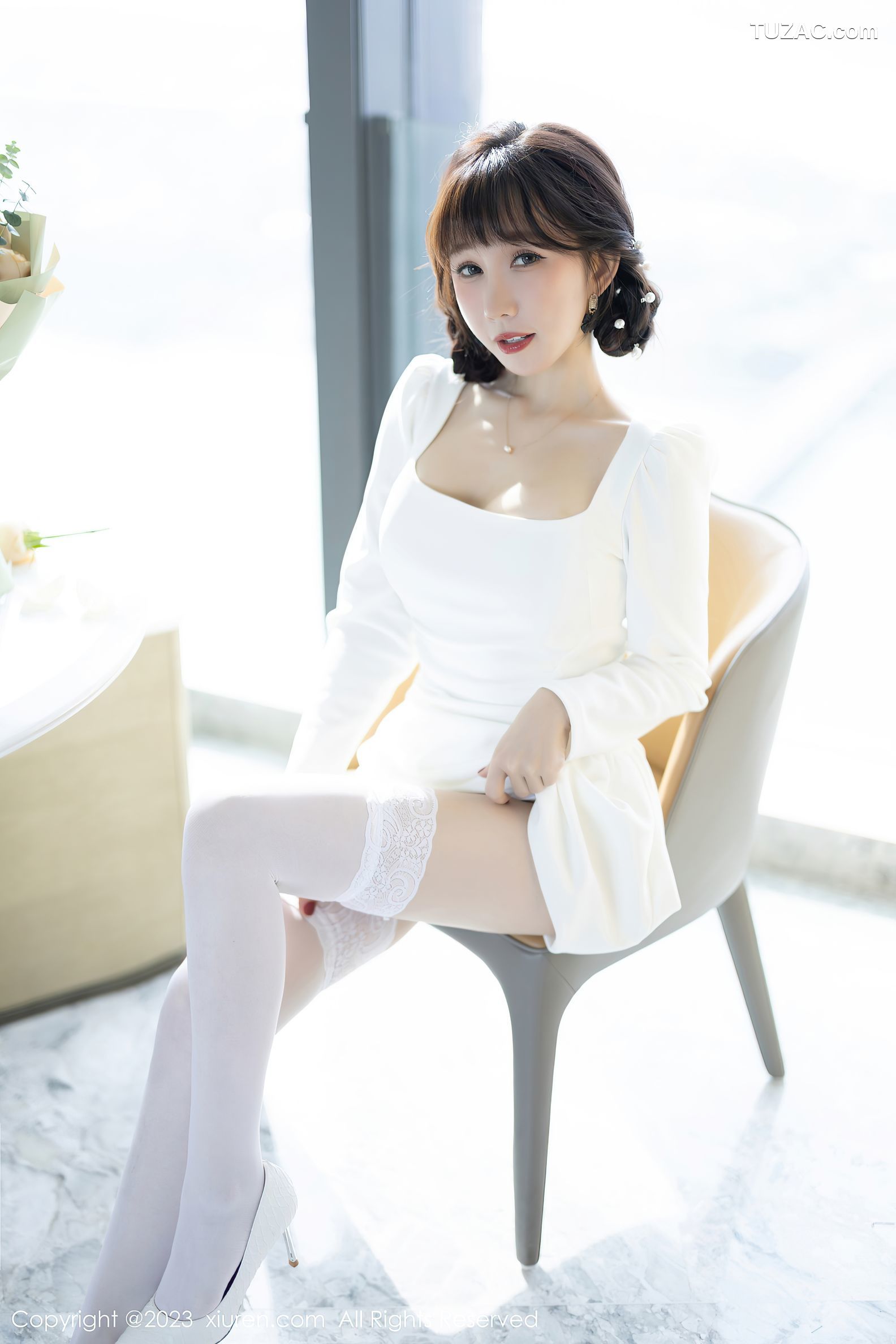 XiuRen秀人网-6528-波巧酱-白色蕾丝内衣白丝吊带袜-2023.04.06