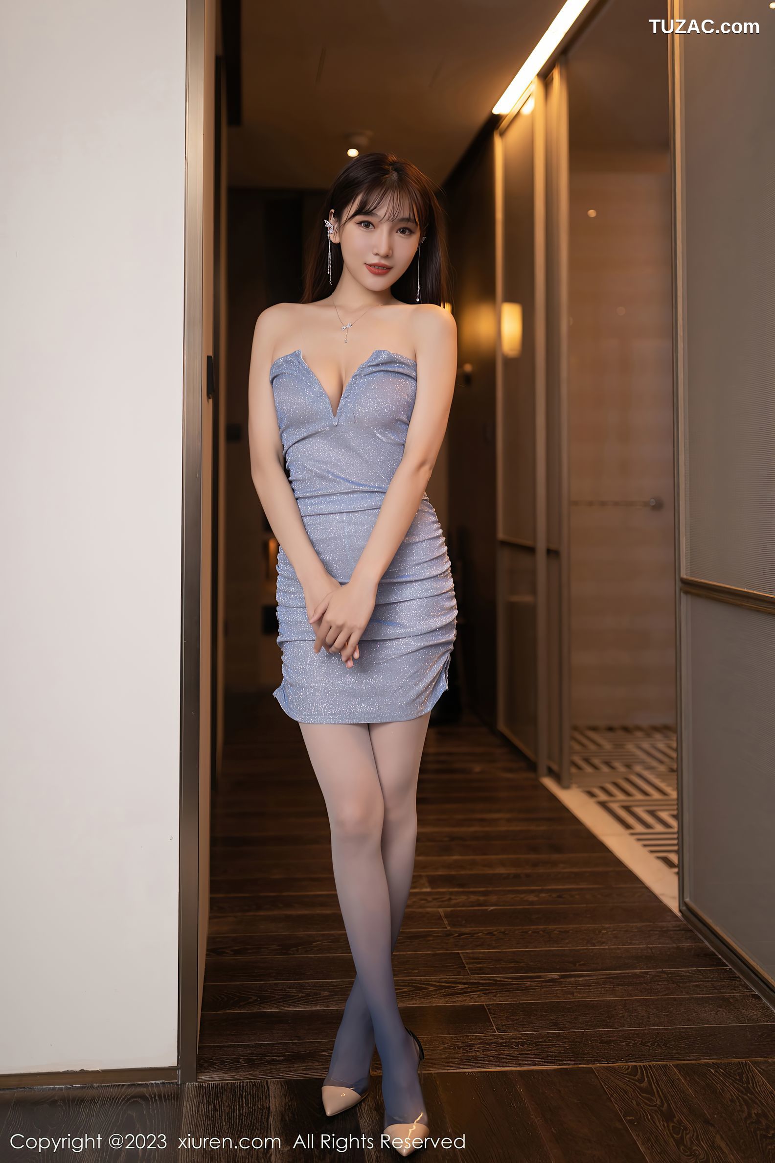 XiuRen秀人网-6531-陆萱萱-蓝灰肩连身裙渐变丝袜-2023.04.06