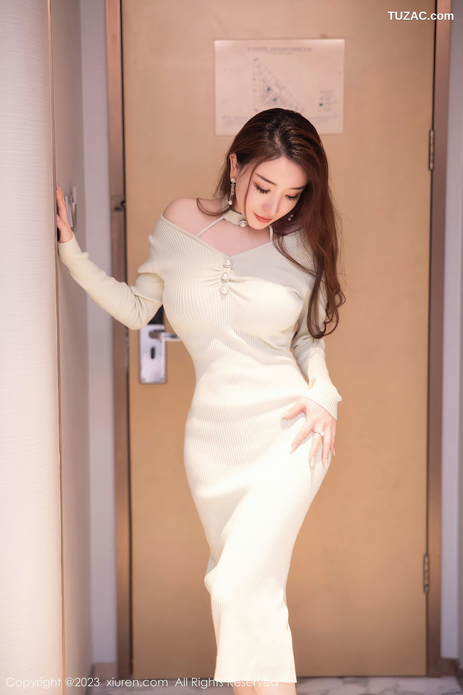 XiuRen秀人网-6544-Eve雨儿1494-白色连身长裙黑色内衣-2023.04.10