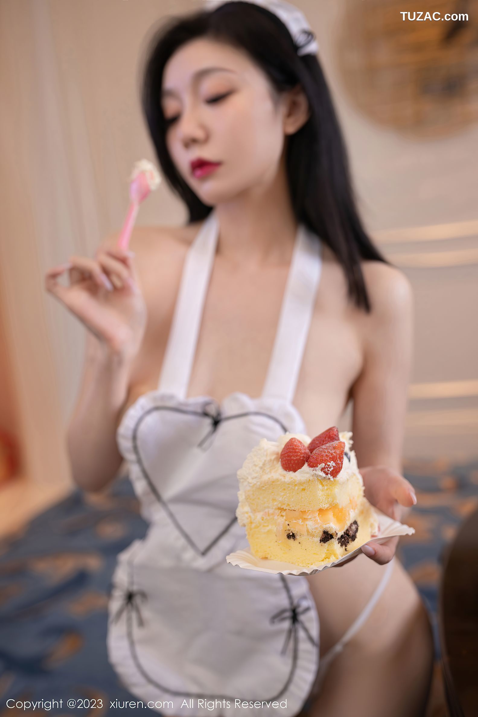 XiuRen秀人网-6556-安然Anran-白色女仆装白丝袜-2023.04.11
