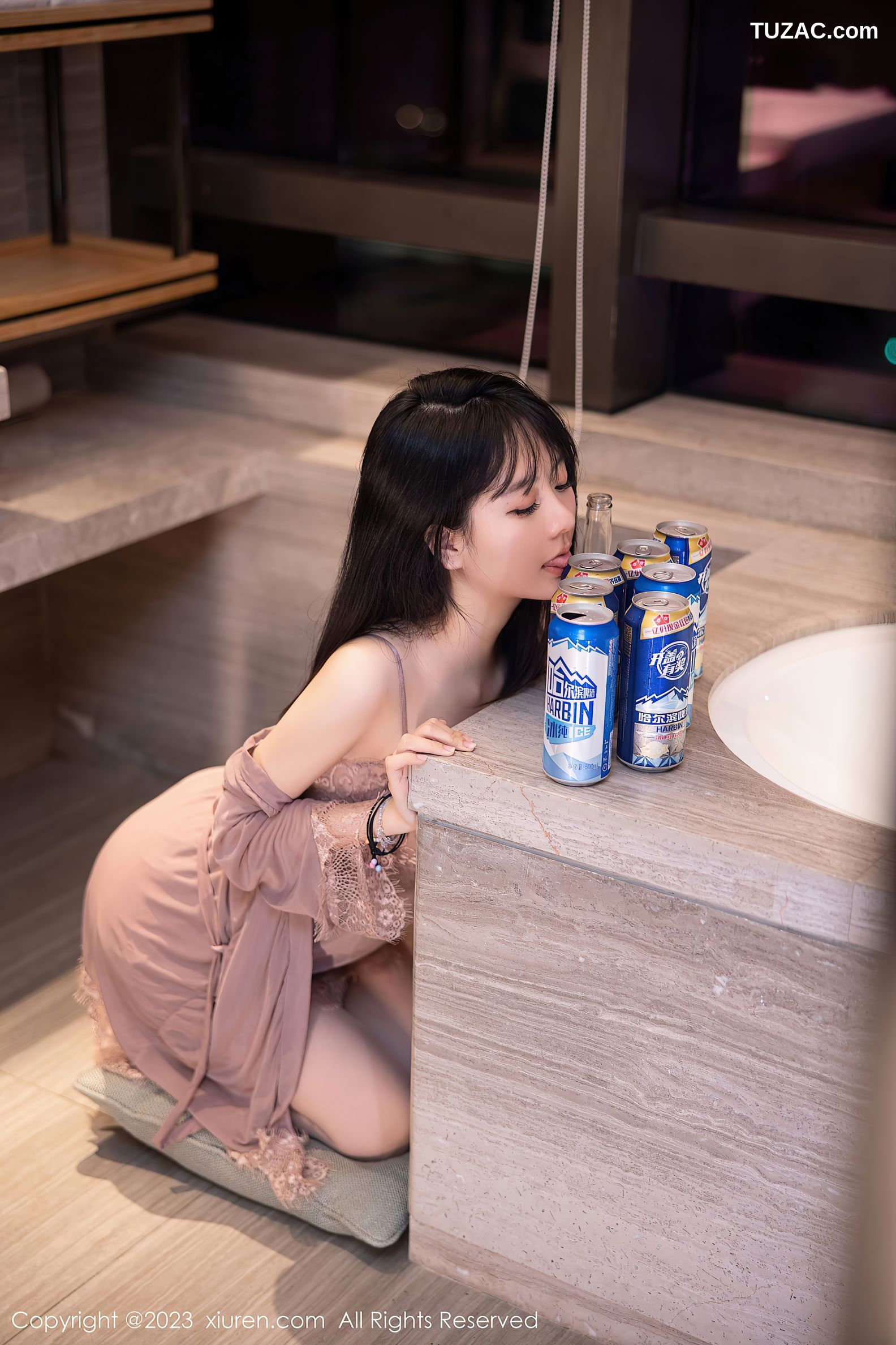 XiuRen秀人网-6558-谢小蒽-浴室红灰色轻透薄纱睡裙超薄肉丝湿身-2023.04.11