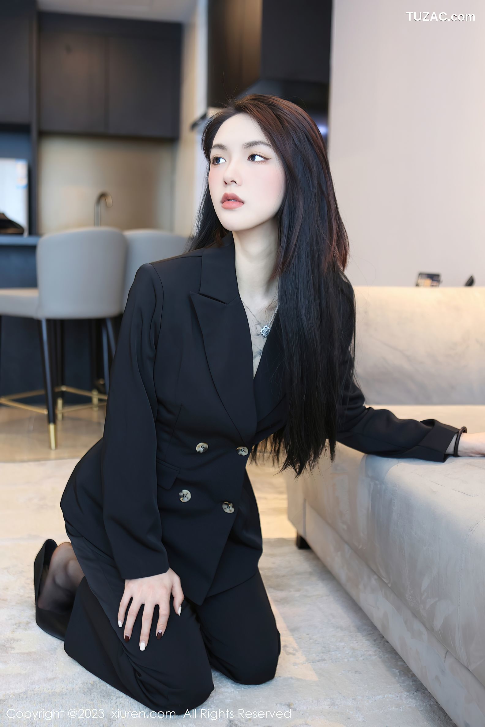 XiuRen秀人网-6576-乔一一-深色服饰灰色蕾丝内衣超薄黑丝-2023.04.14