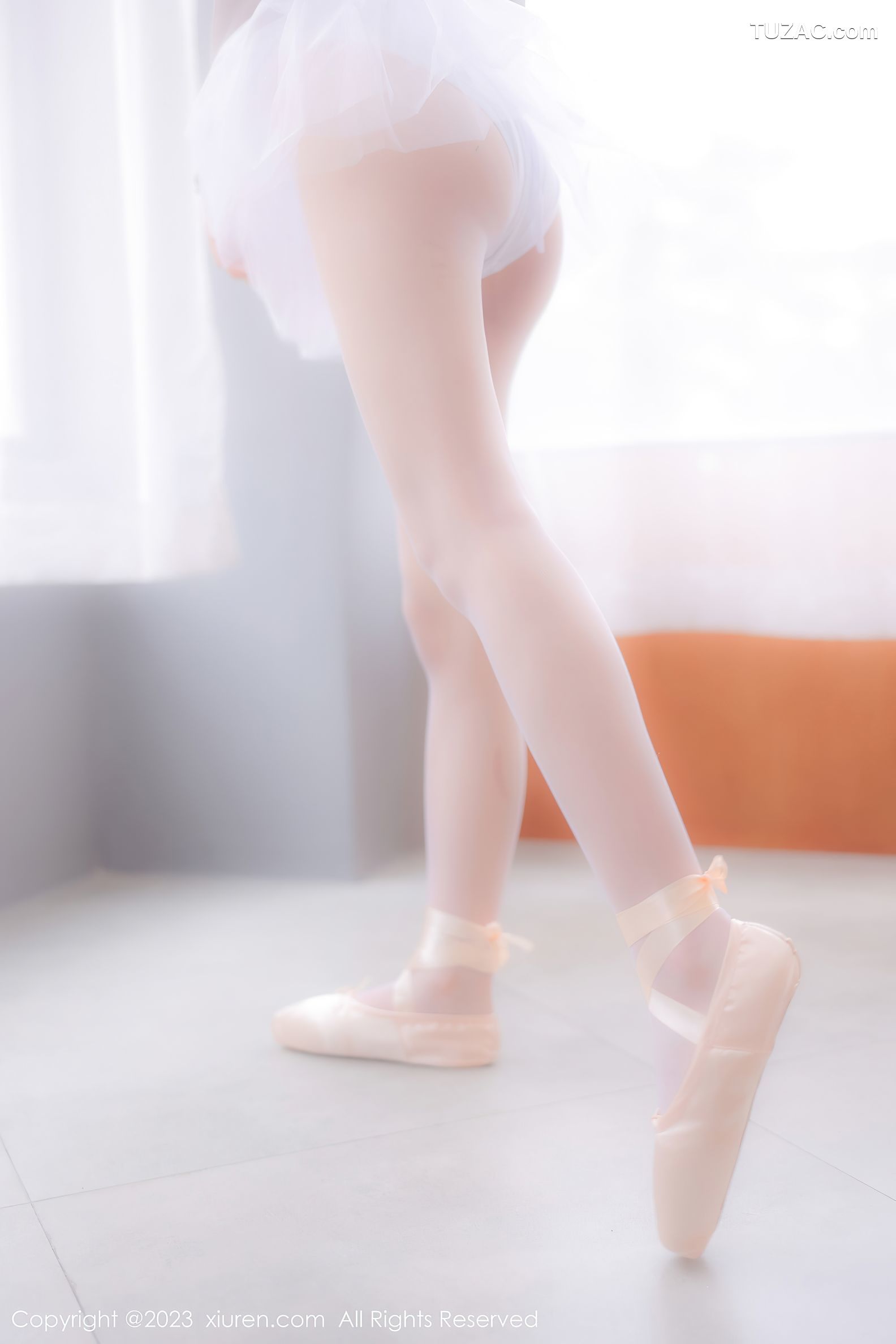 XiuRen秀人网-6592-谢小蒽-淡灰色芭蕾舞裙白色丝袜-2023.04.18