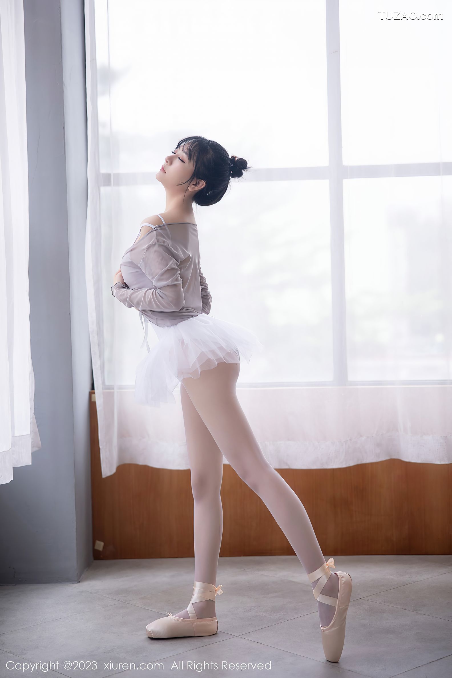 XiuRen秀人网-6592-谢小蒽-淡灰色芭蕾舞裙白色丝袜-2023.04.18