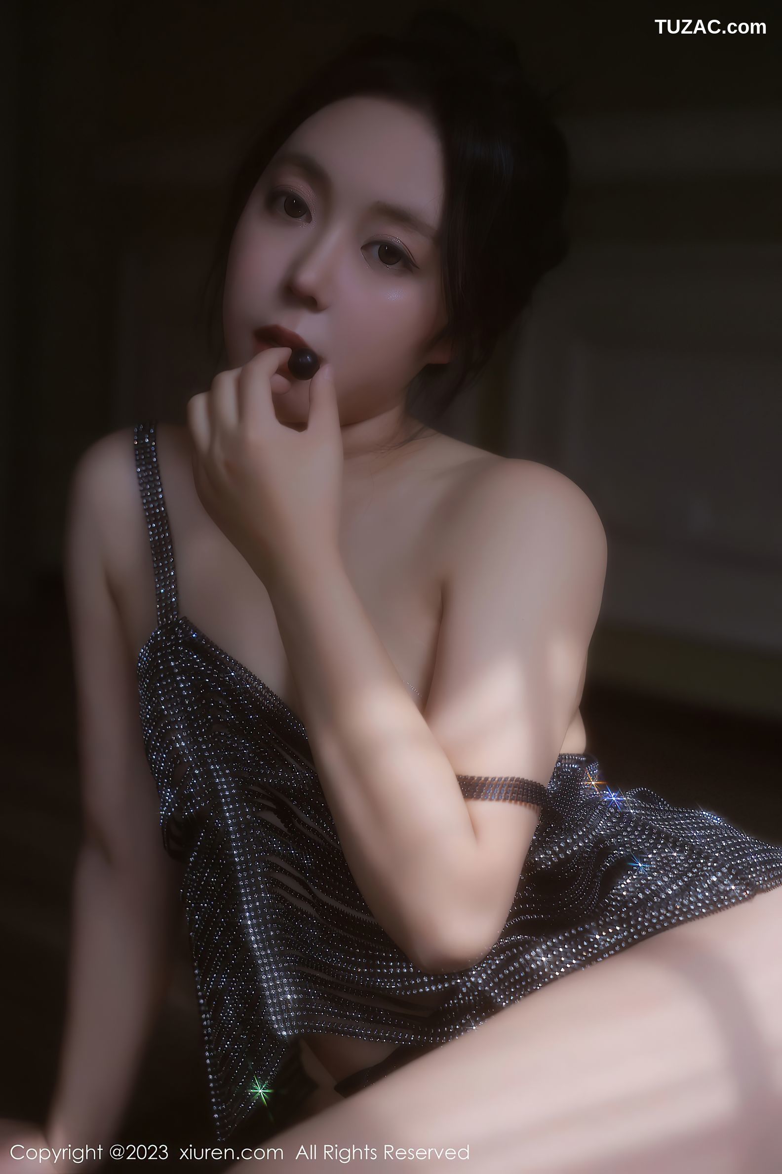 XiuRen秀人网-6601-露露Luncy-万宁旅拍-紫色轻透情趣服饰-2023.04.20