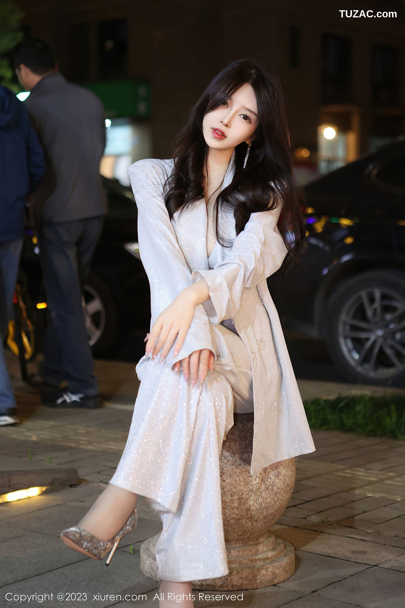 XiuRen秀人网-6605-玉兔miki-简约银灰外衣银灰内衣-2023.04.20