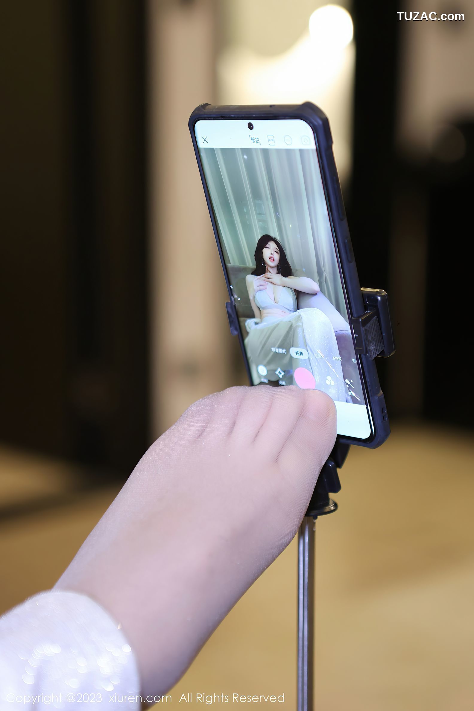 XiuRen秀人网-6605-玉兔miki-简约银灰外衣银灰内衣-2023.04.20