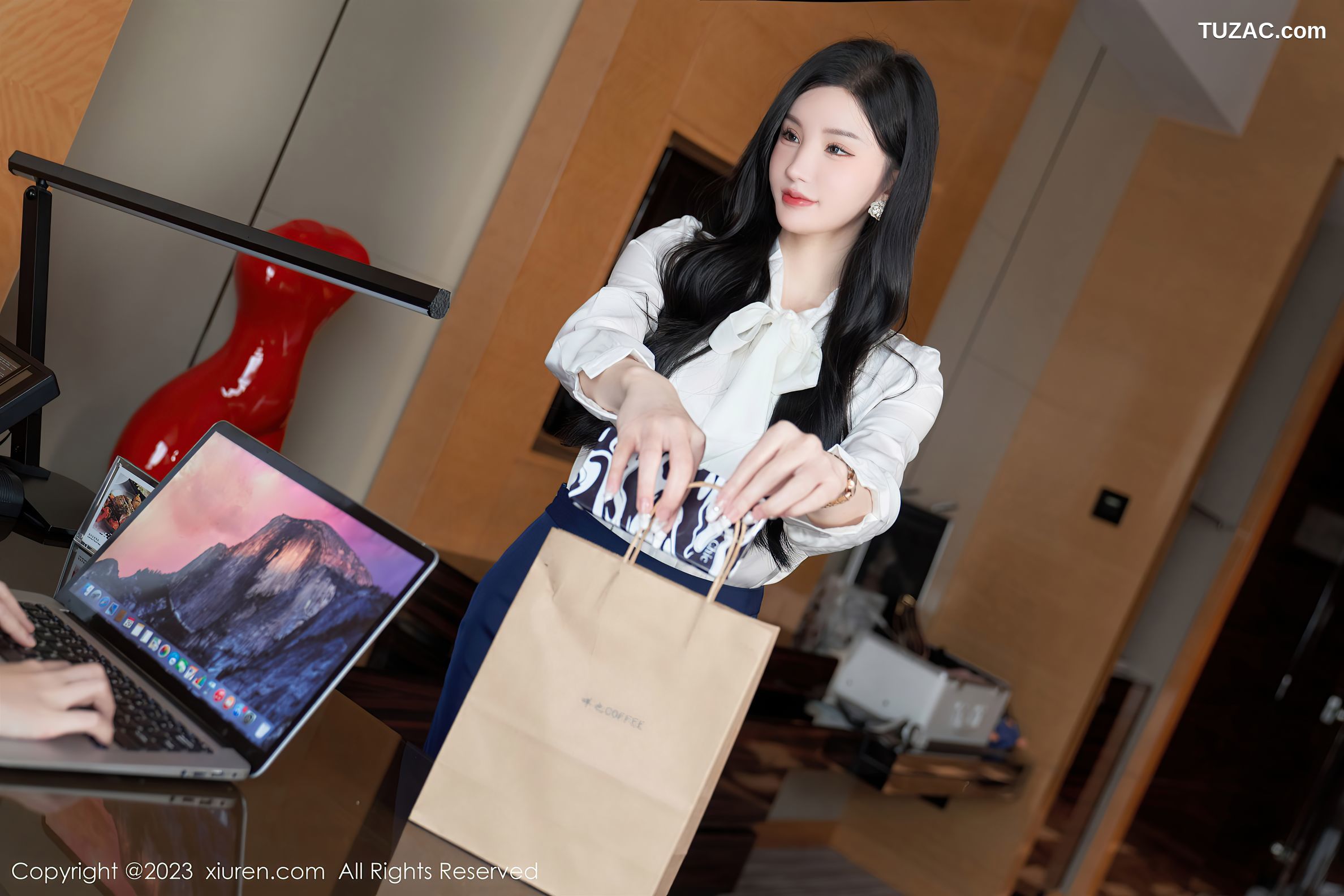 XiuRen秀人网-6614-周于希Sally-办公室秘密主题性感内衣超薄黑丝-2023.04.21