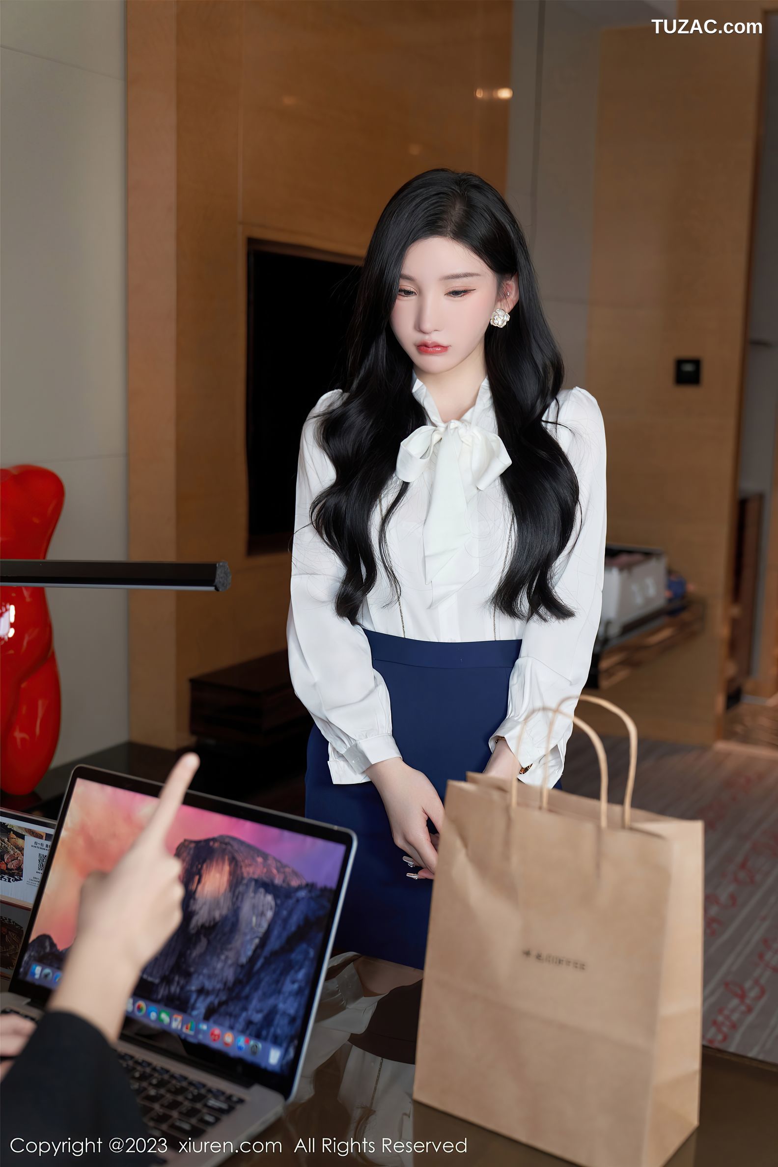 XiuRen秀人网-6614-周于希Sally-办公室秘密主题性感内衣超薄黑丝-2023.04.21