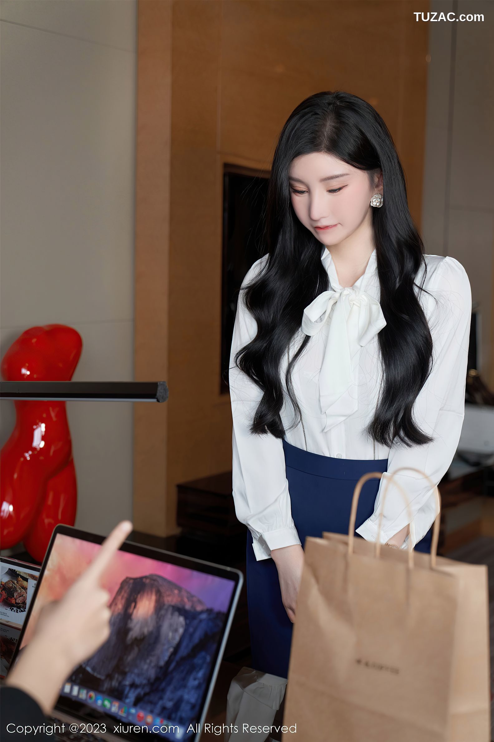 XiuRen秀人网-6614-周于希Sally-办公室秘密主题性感内衣超薄黑丝-2023.04.21