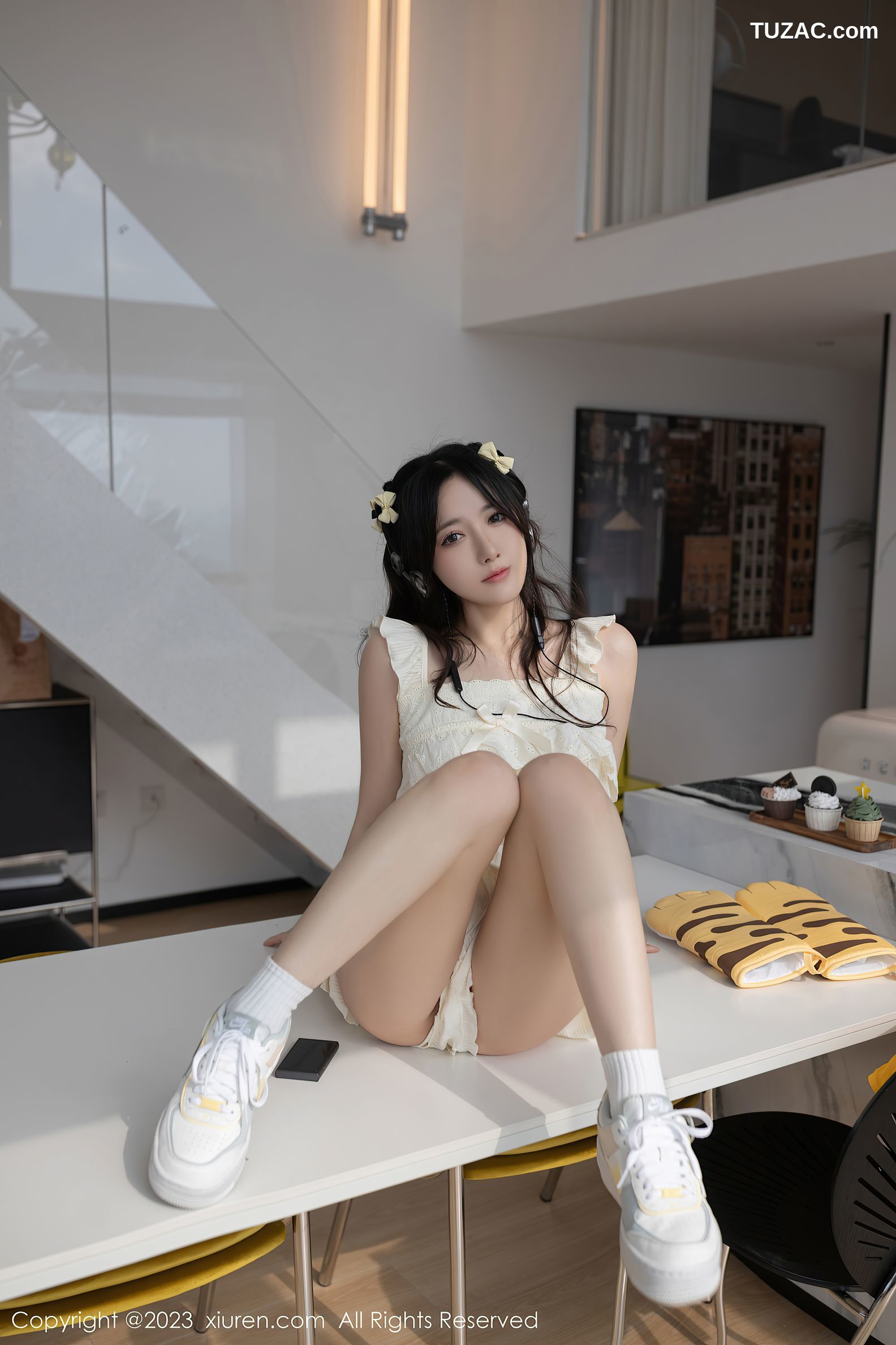 XiuRen秀人网-6615-鱼子酱Fish-黄色真空围裙-白色睡裙-2023.04.21