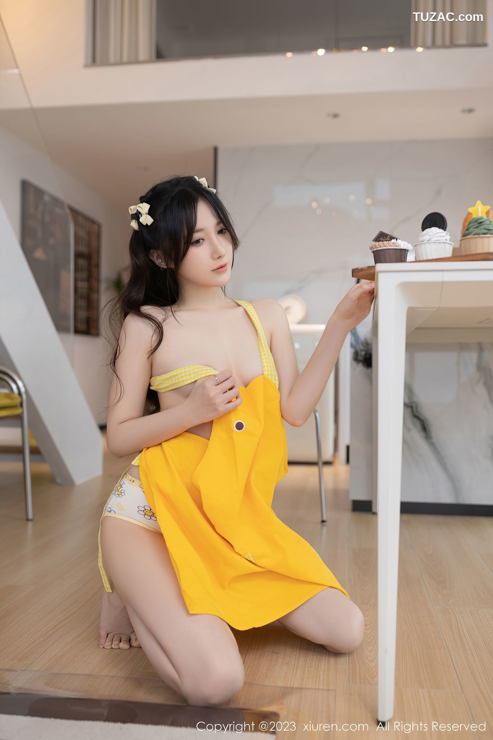 XiuRen秀人网-6615-鱼子酱Fish-黄色真空围裙-白色睡裙-2023.04.21