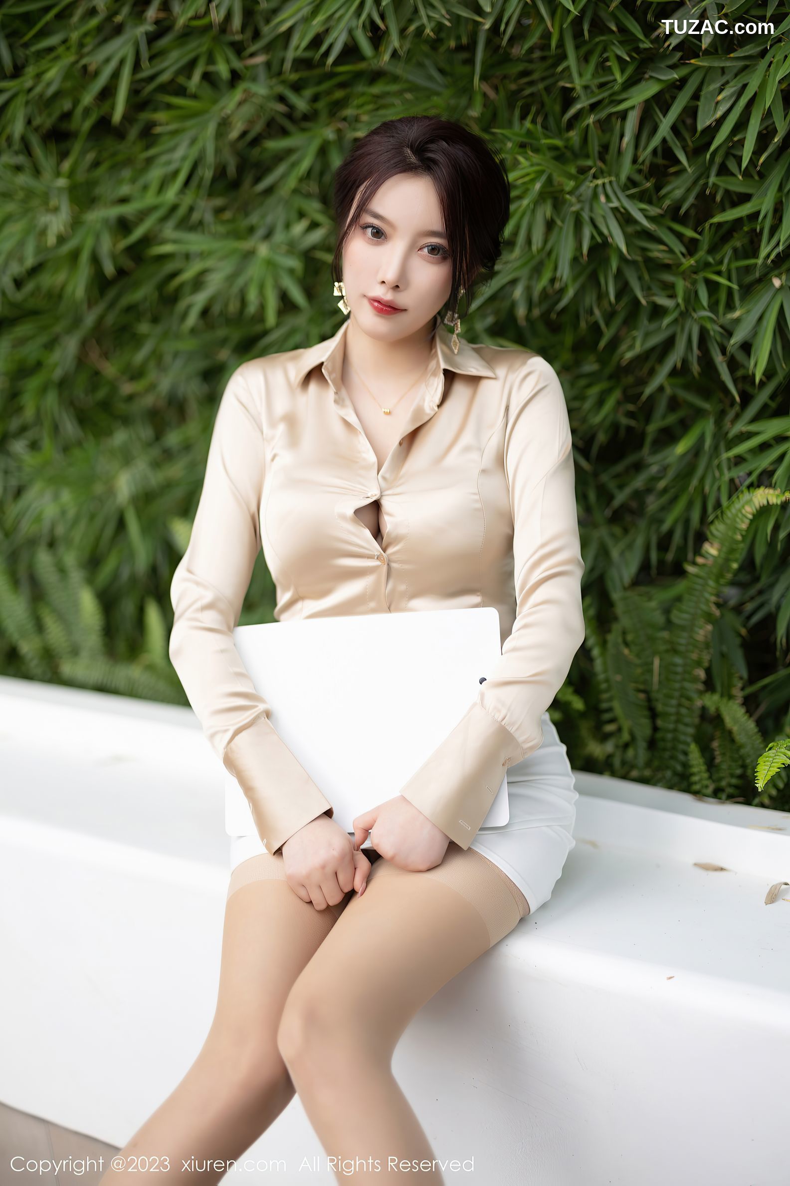 XiuRen秀人网-6620-杨晨晨Yome-职业装白色蕾丝情趣内衣-2023.04.23