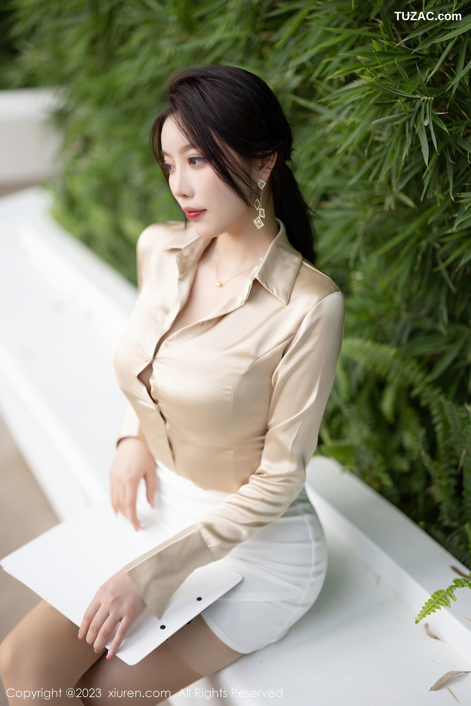 XiuRen秀人网-6620-杨晨晨Yome-职业装白色蕾丝情趣内衣-2023.04.23