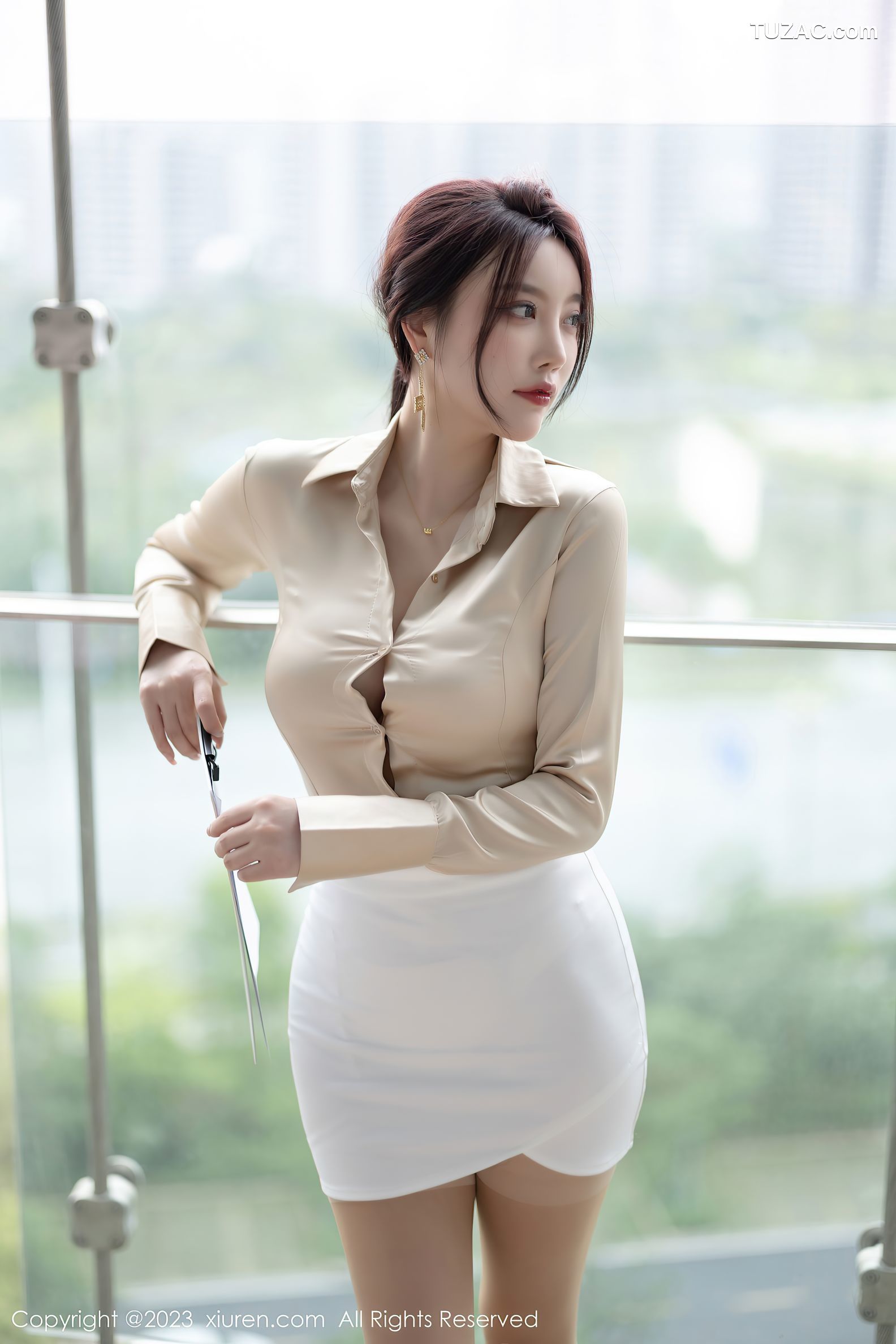 XiuRen秀人网-6620-杨晨晨Yome-职业装白色蕾丝情趣内衣-2023.04.23