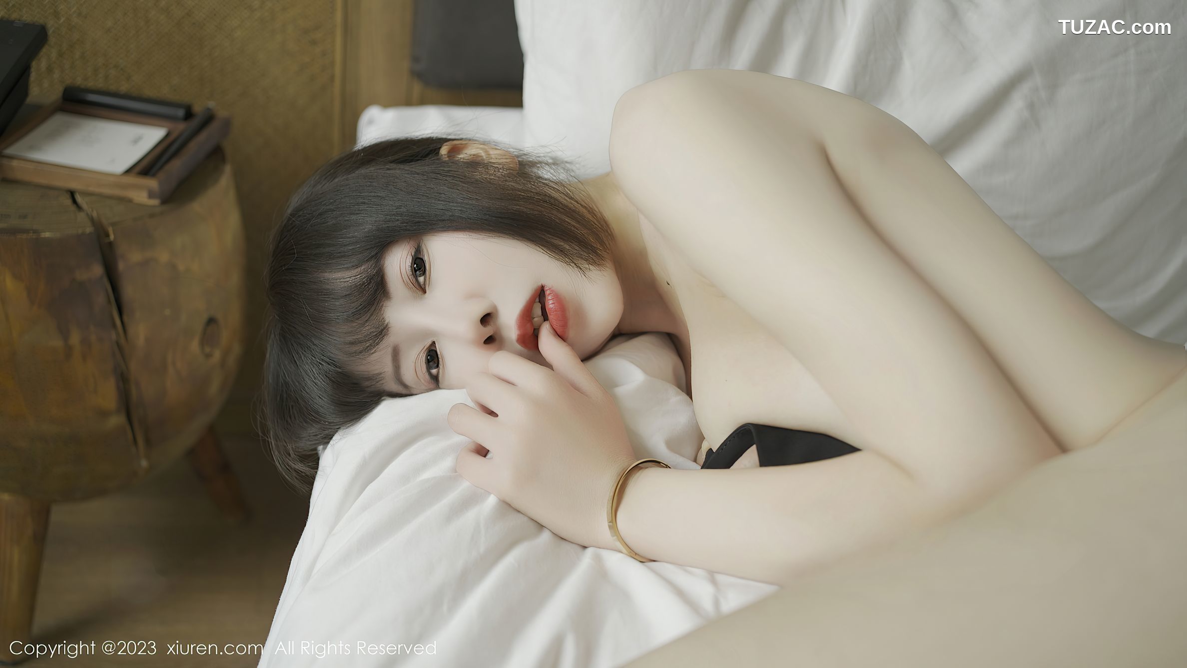 XiuRen秀人网-6629-夏馨瑶-黑色服饰超薄黑丝-2023.04.25