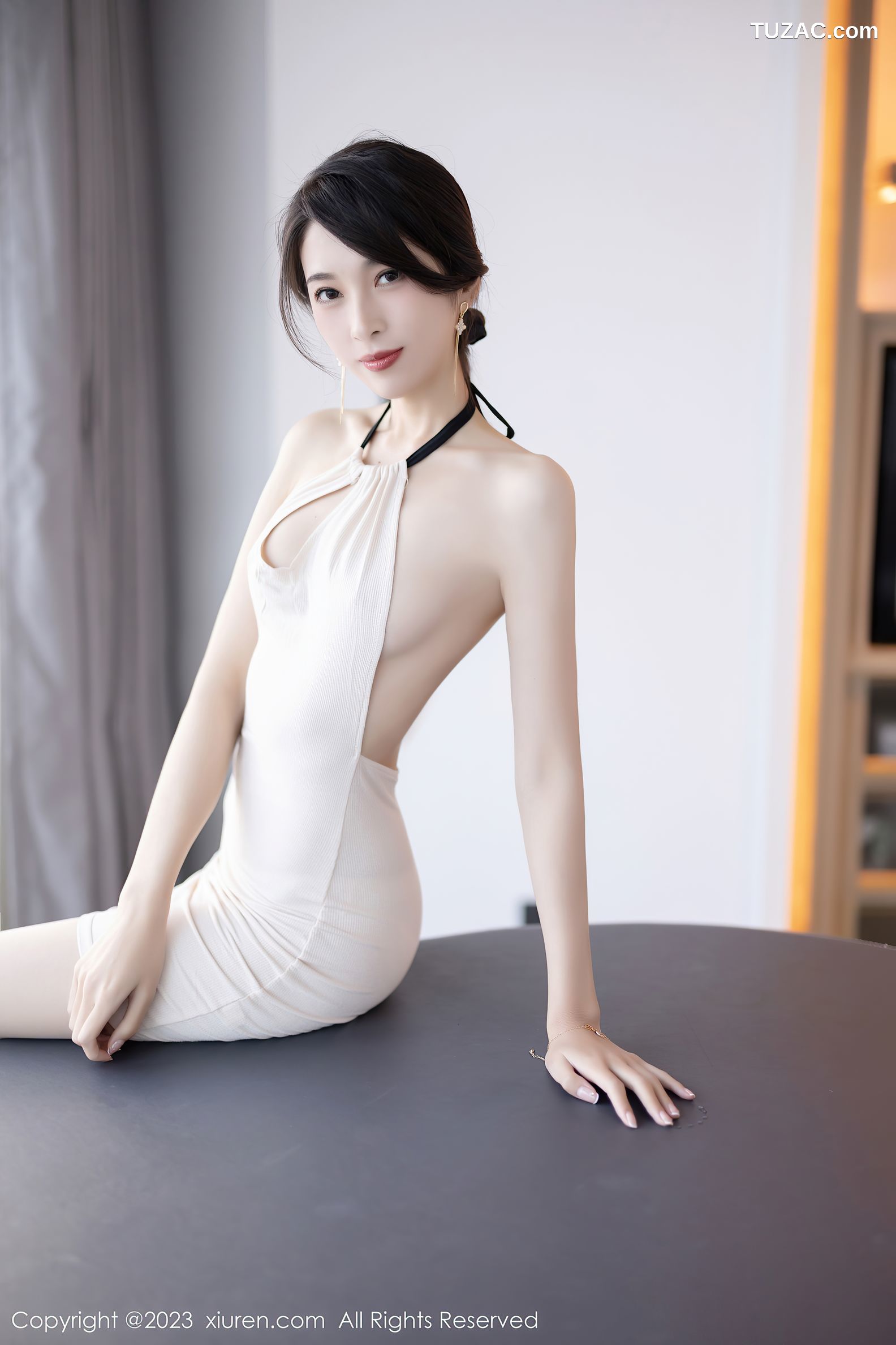 XiuRen秀人网-6631-林乐一-米色连身短裙原色丝袜-2023.04.25