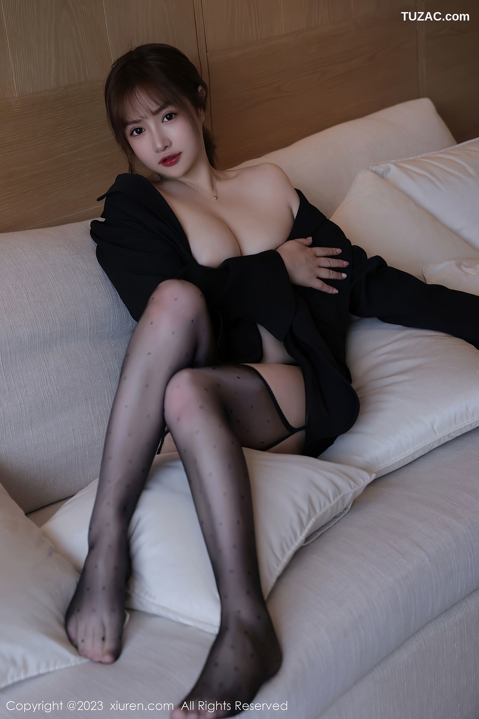 XiuRen秀人网-6644-养乐多DoDo-艳红色内衣黑丝吊带袜-2023.04.27