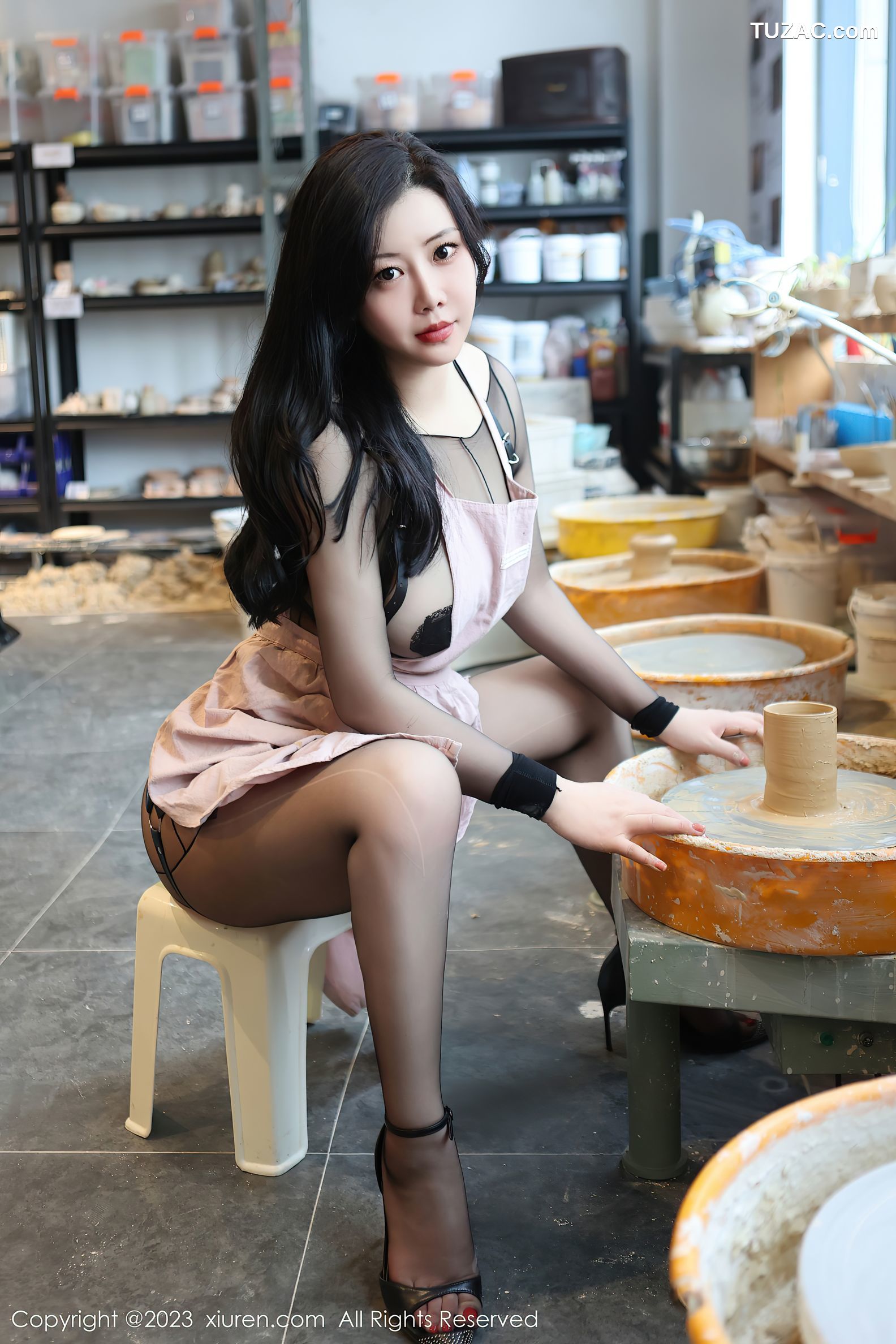 XiuRen秀人网-6647-王婉悠Queen-黑色轻透情趣服豪乳遮点-2023.04.27