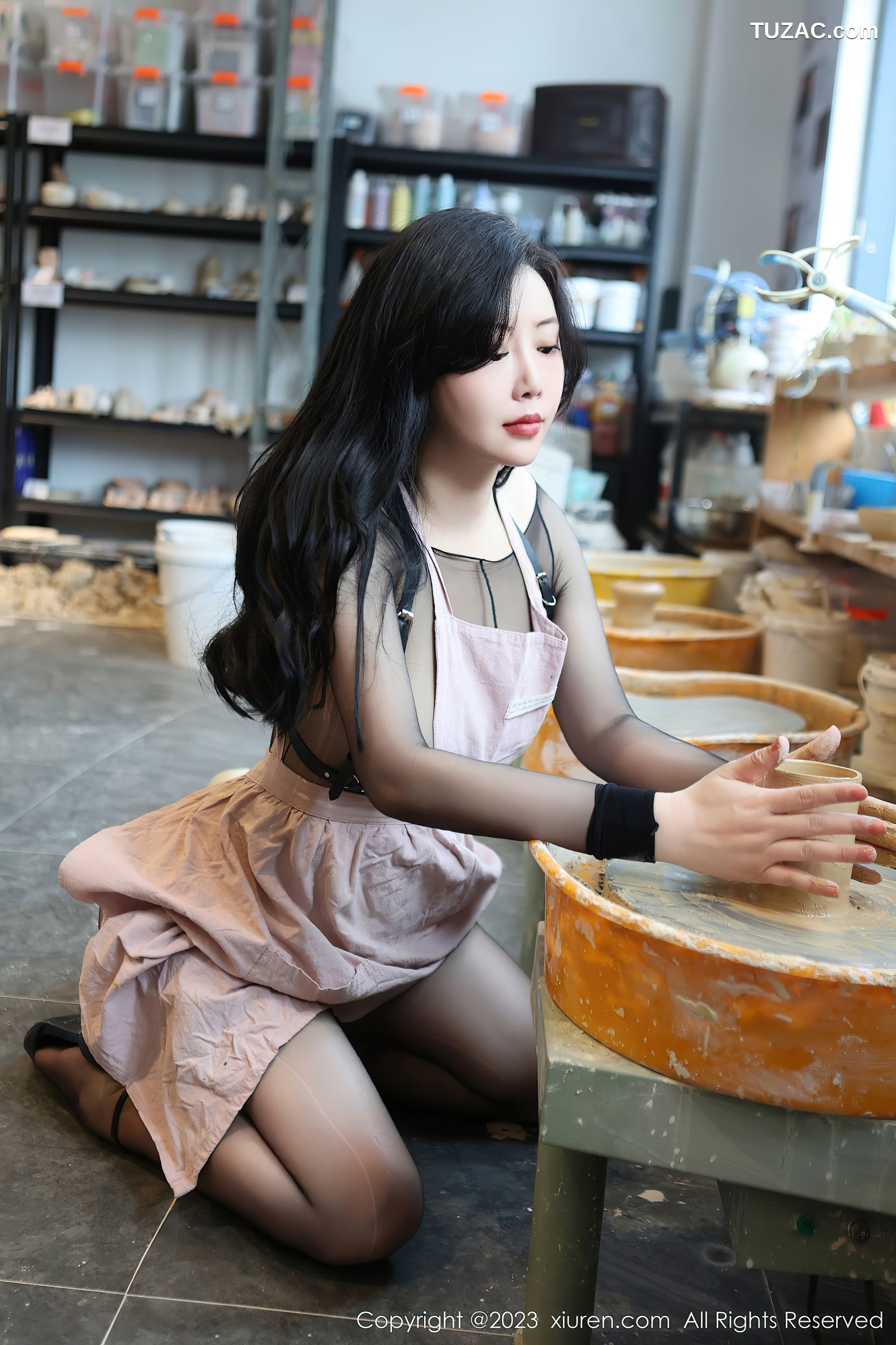 XiuRen秀人网-6647-王婉悠Queen-黑色轻透情趣服豪乳遮点-2023.04.27