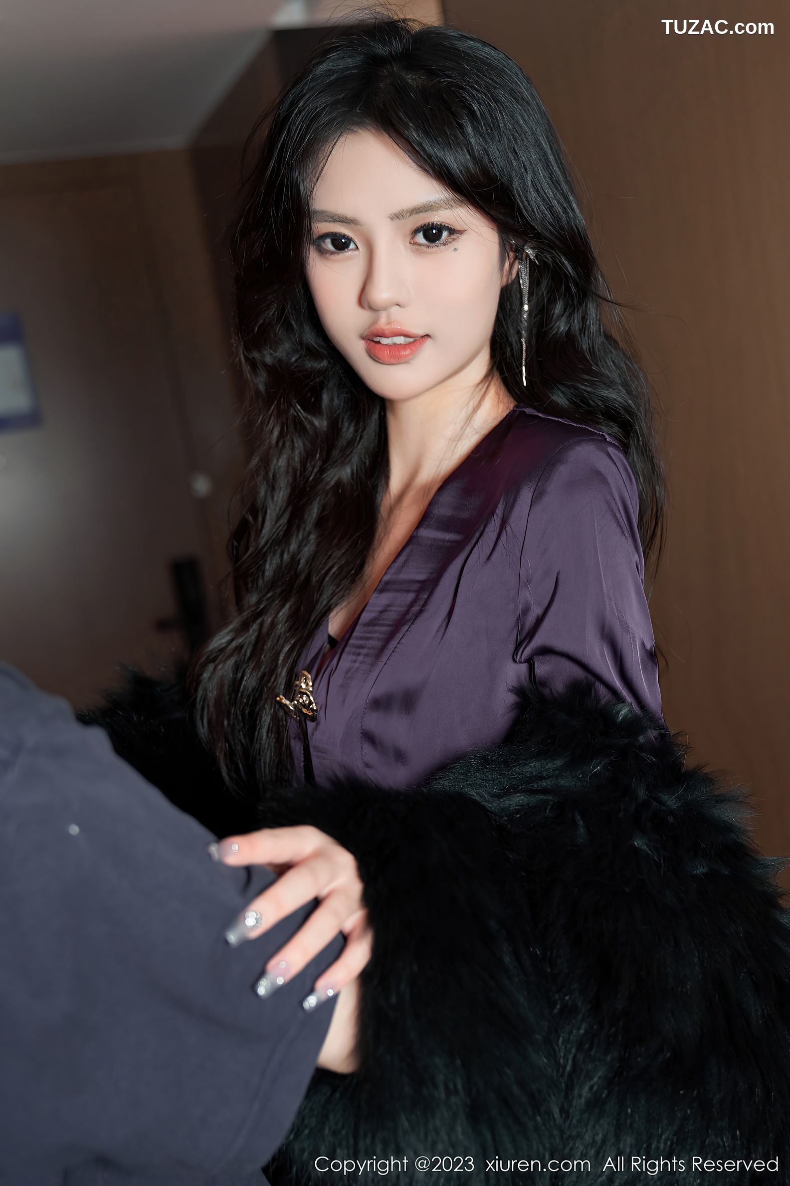 XiuRen秀人网-6649-浅浅Danny-紫色服黑丝裤袜-2023.04.27