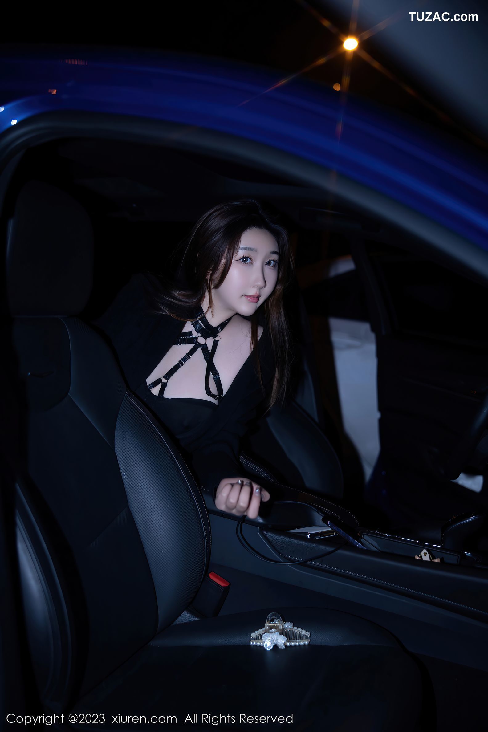 XiuRen秀人网-6650-江真真-黑色薄透情趣内衣黑丝吊带袜-2023.04.27