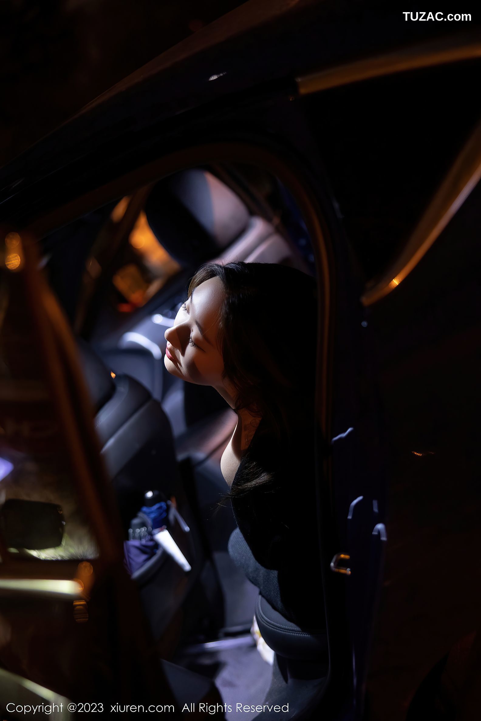 XiuRen秀人网-6650-江真真-黑色薄透情趣内衣黑丝吊带袜-2023.04.27