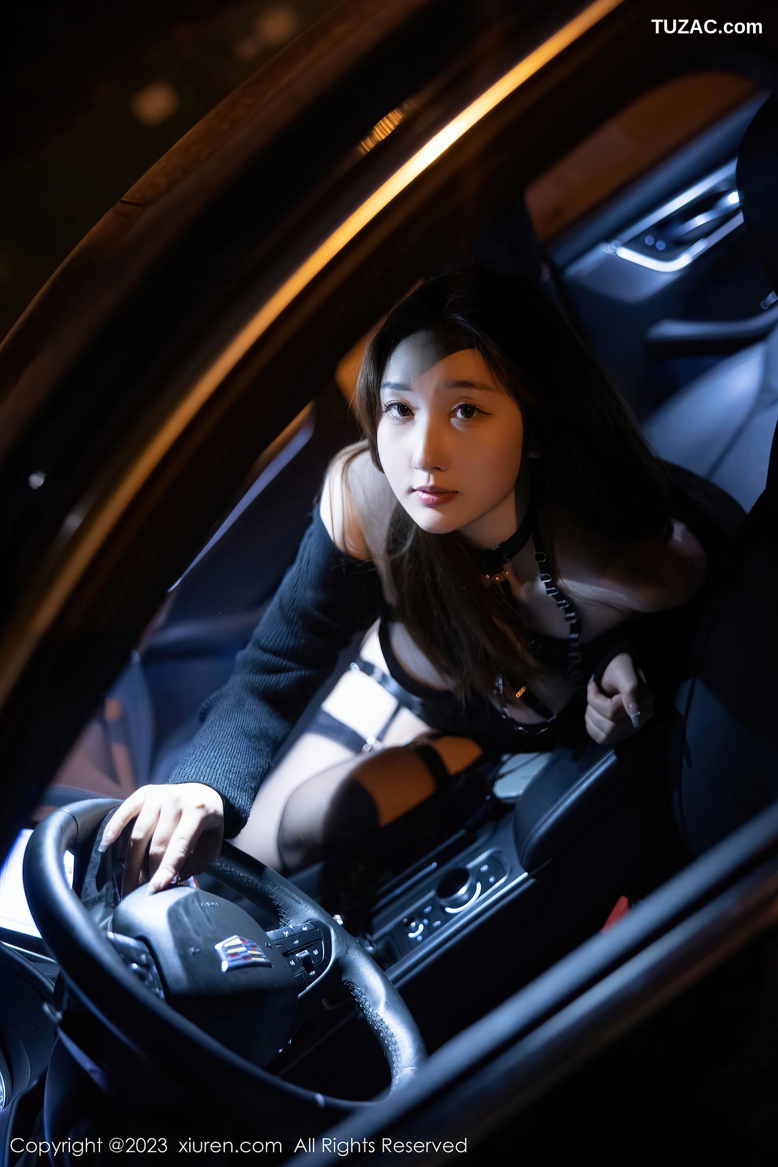 XiuRen秀人网-6650-江真真-黑色薄透情趣内衣黑丝吊带袜-2023.04.27