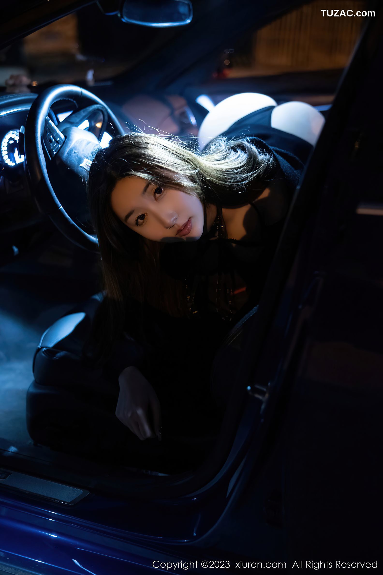 XiuRen秀人网-6650-江真真-黑色薄透情趣内衣黑丝吊带袜-2023.04.27