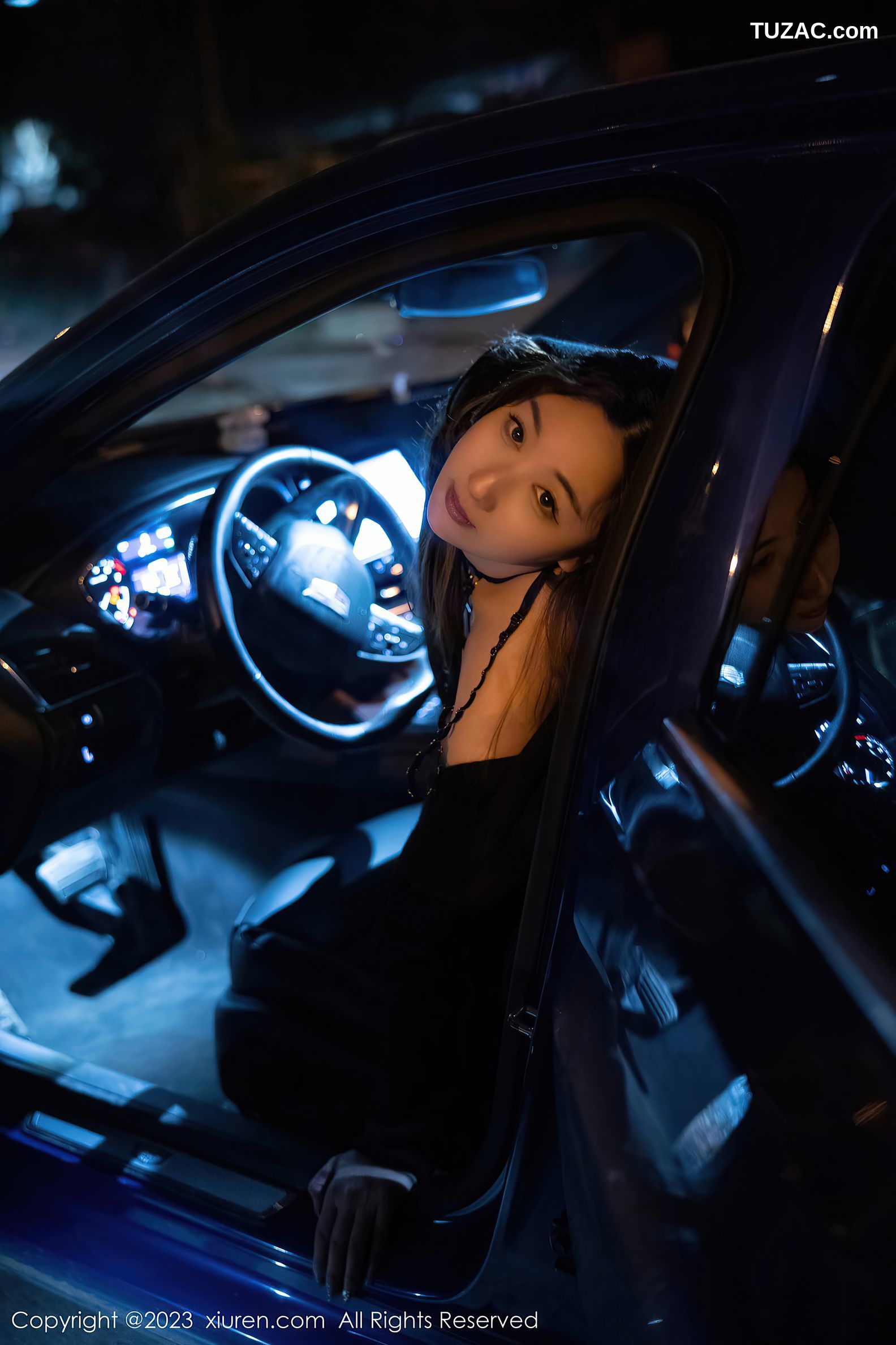 XiuRen秀人网-6650-江真真-黑色薄透情趣内衣黑丝吊带袜-2023.04.27