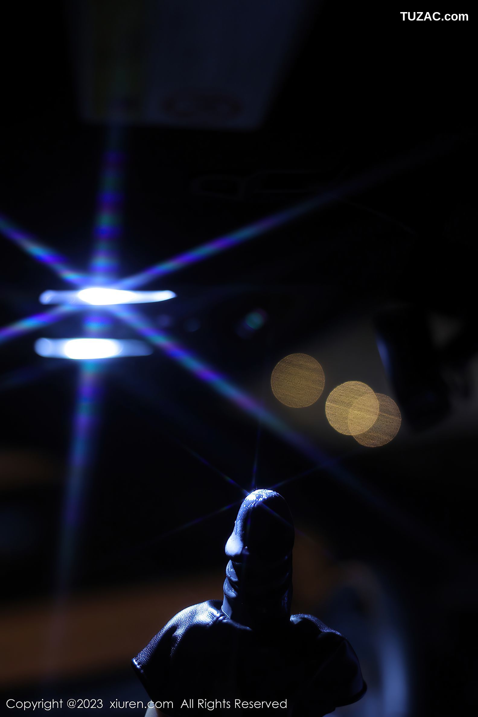 XiuRen秀人网-6650-江真真-黑色薄透情趣内衣黑丝吊带袜-2023.04.27