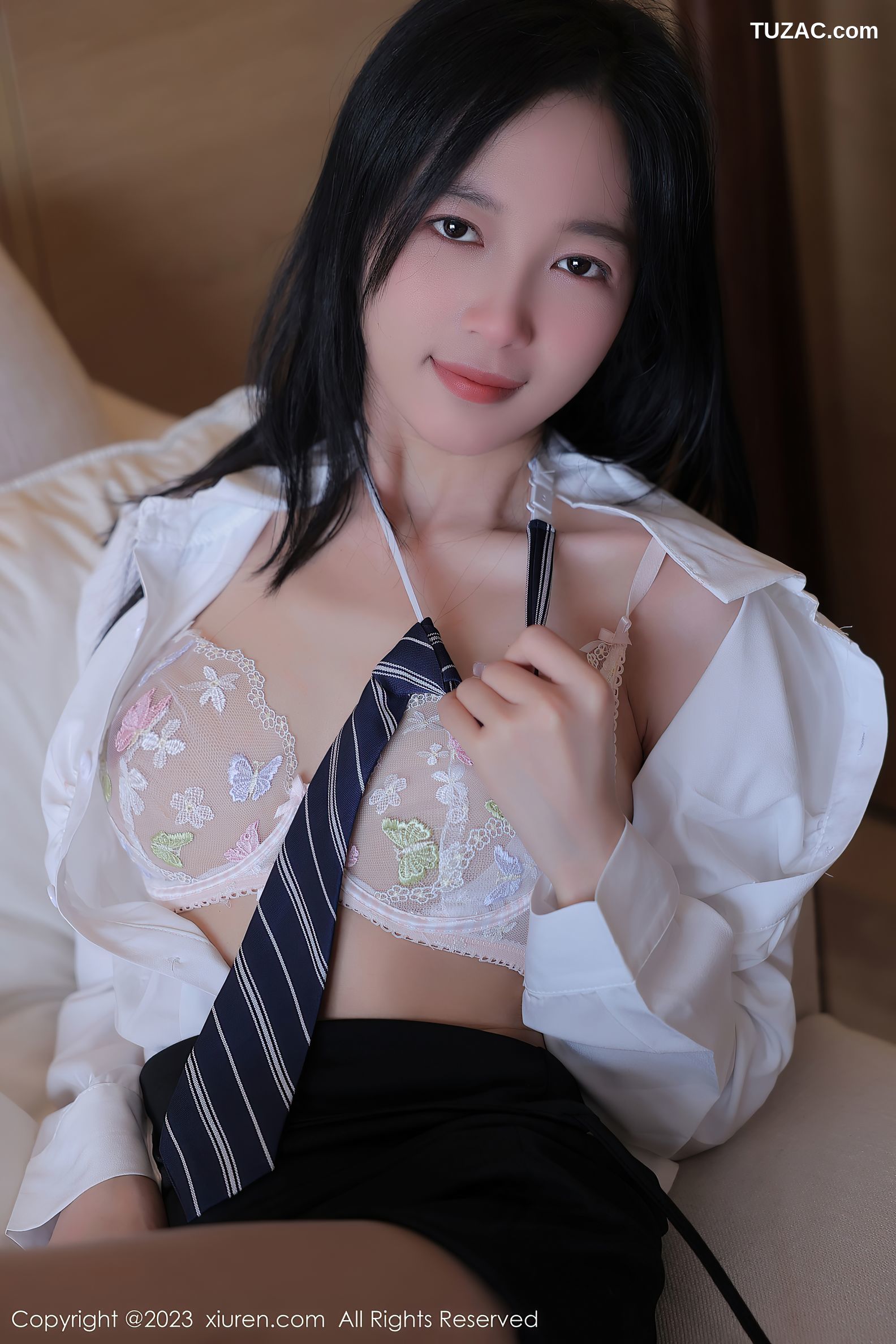 XiuRen秀人网-6675-茜茜Kimi-白T黑短裙白蕾丝内衣-2023.05.05