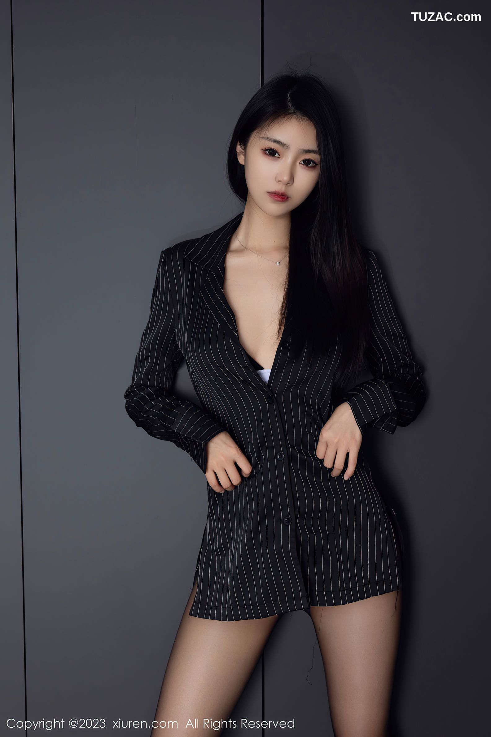 XiuRen秀人网-6677-可乐Vicky-黑色条纹上衣超薄黑丝-2023.05.05