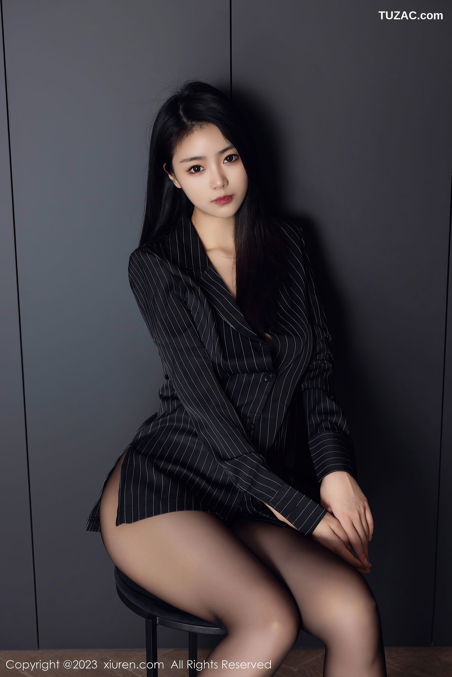 XiuRen秀人网-6677-可乐Vicky-黑色条纹上衣超薄黑丝-2023.05.05