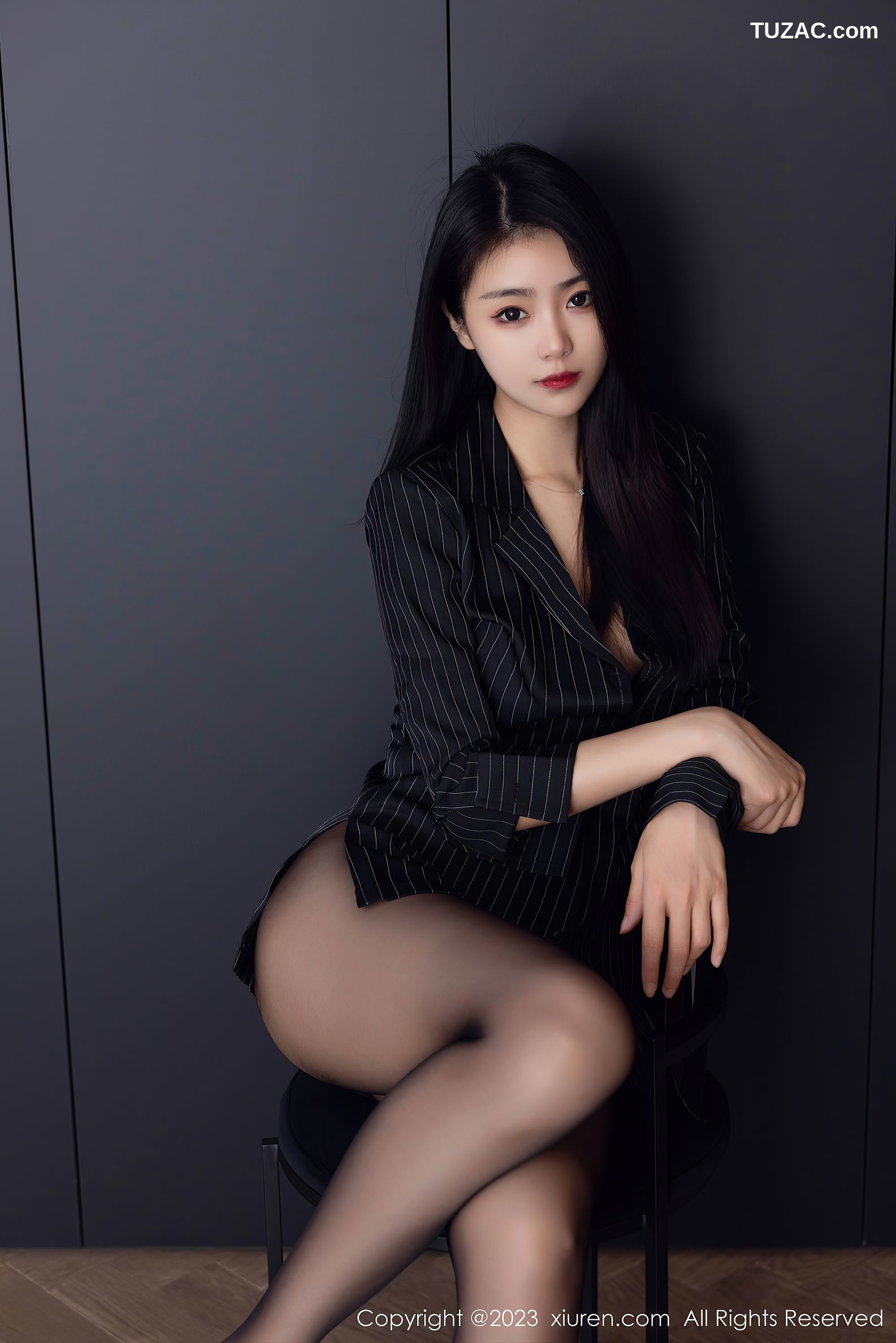 XiuRen秀人网-6677-可乐Vicky-黑色条纹上衣超薄黑丝-2023.05.05