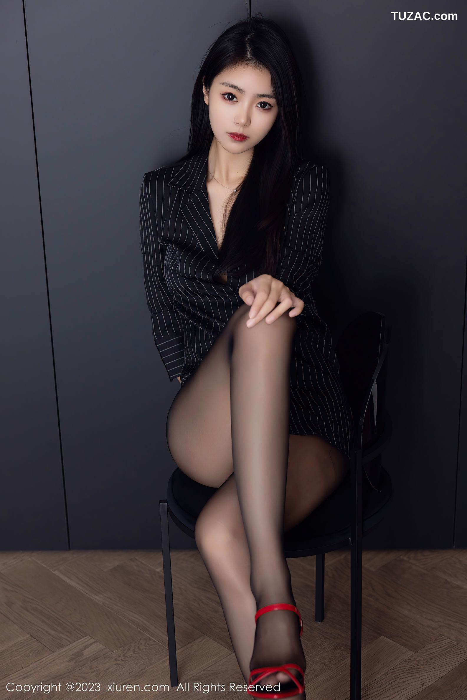 XiuRen秀人网-6677-可乐Vicky-黑色条纹上衣超薄黑丝-2023.05.05