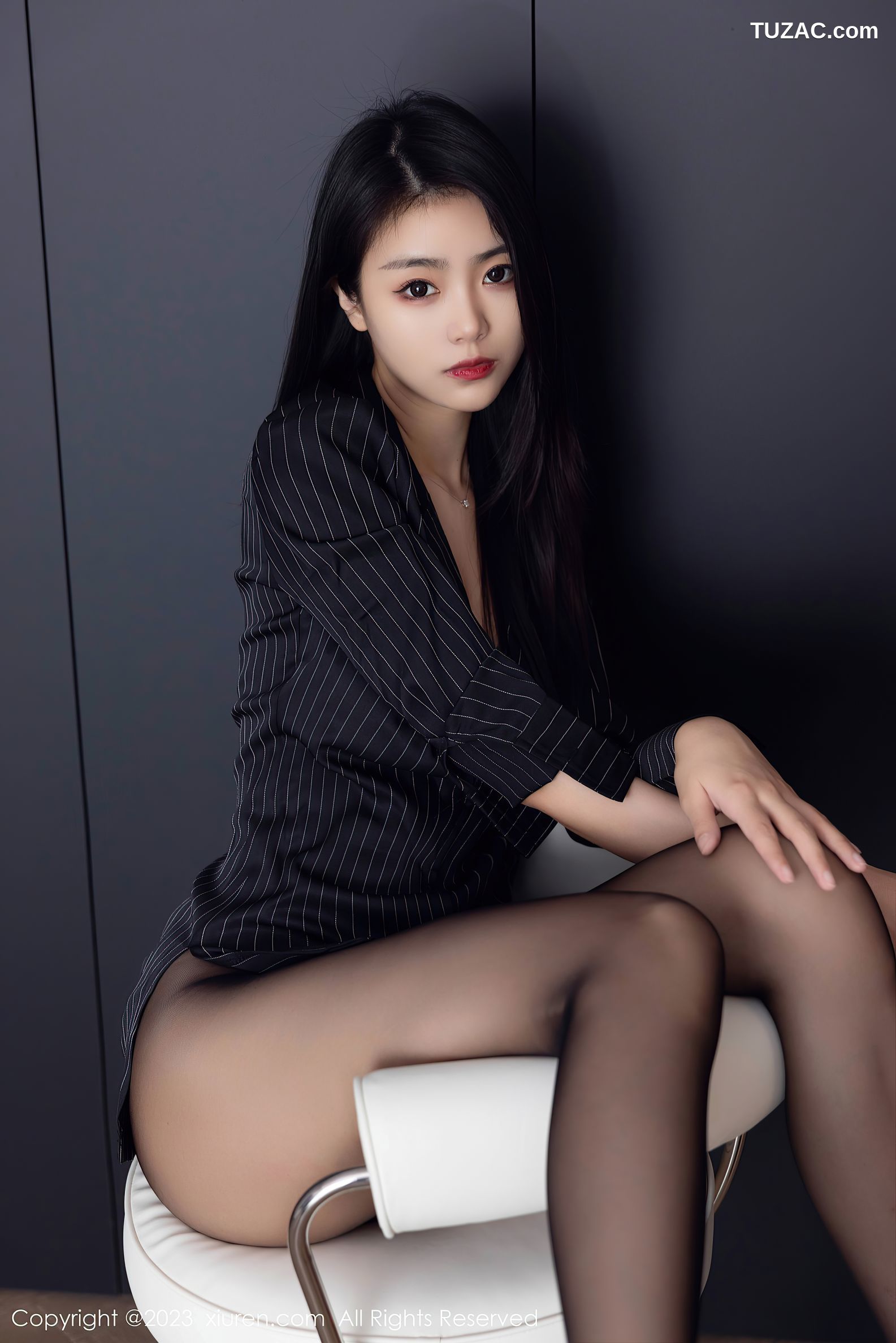 XiuRen秀人网-6677-可乐Vicky-黑色条纹上衣超薄黑丝-2023.05.05