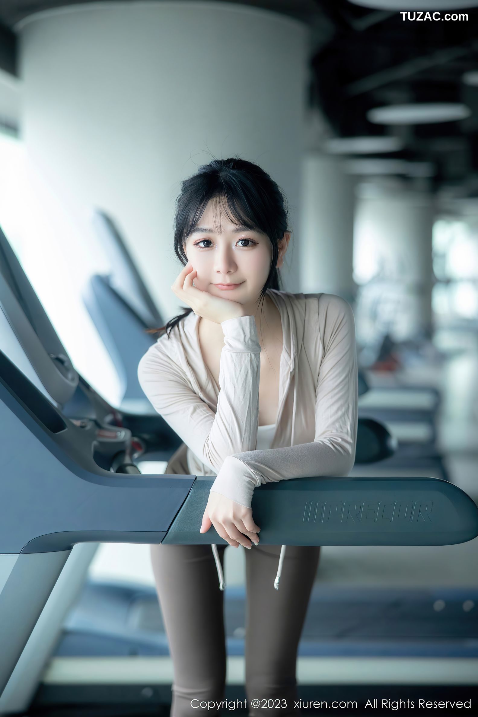 XiuRen秀人网-6683-幼幼-健身房场景性感浅色运动服饰-2023.05.05