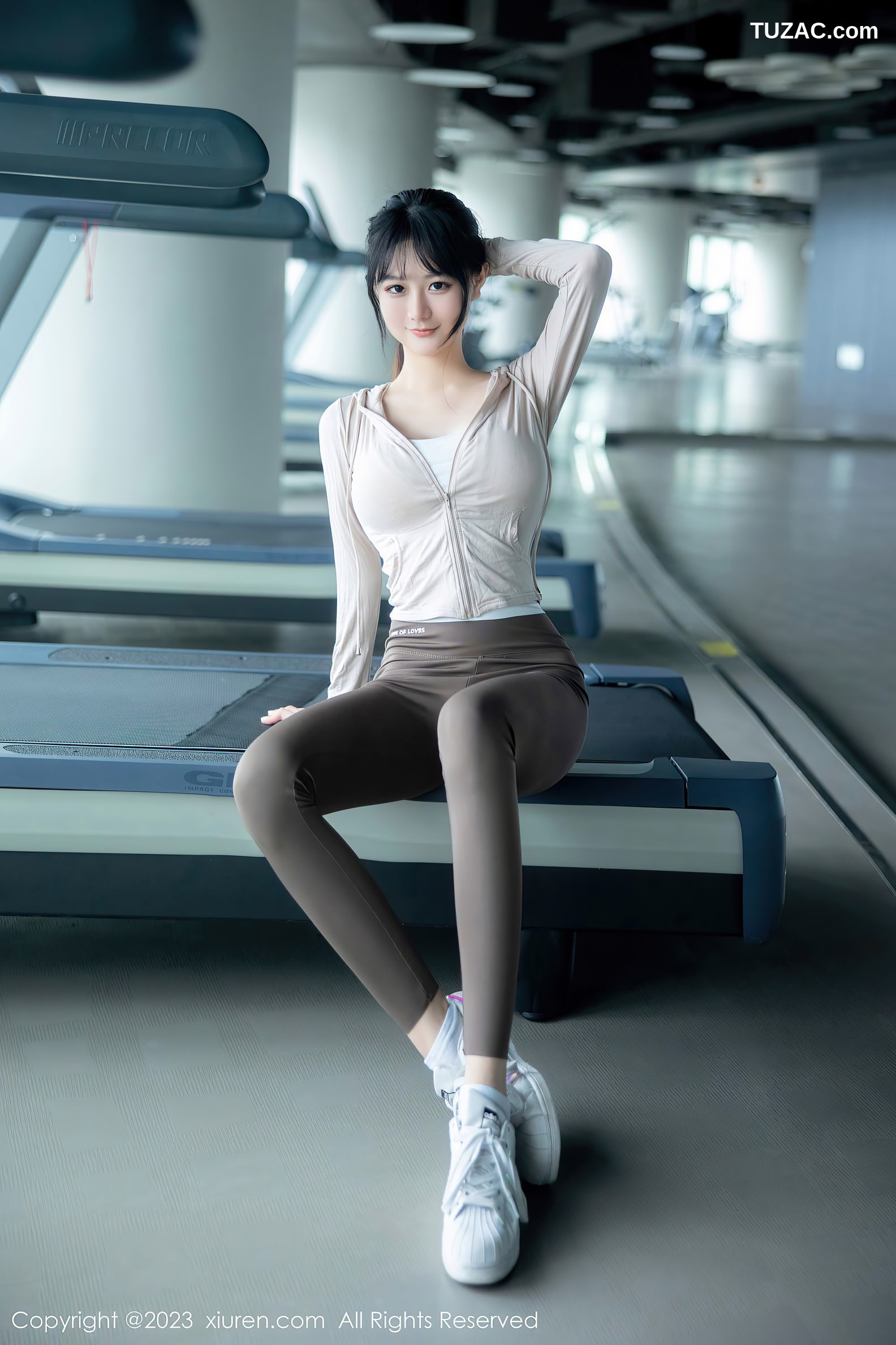 XiuRen秀人网-6683-幼幼-健身房场景性感浅色运动服饰-2023.05.05