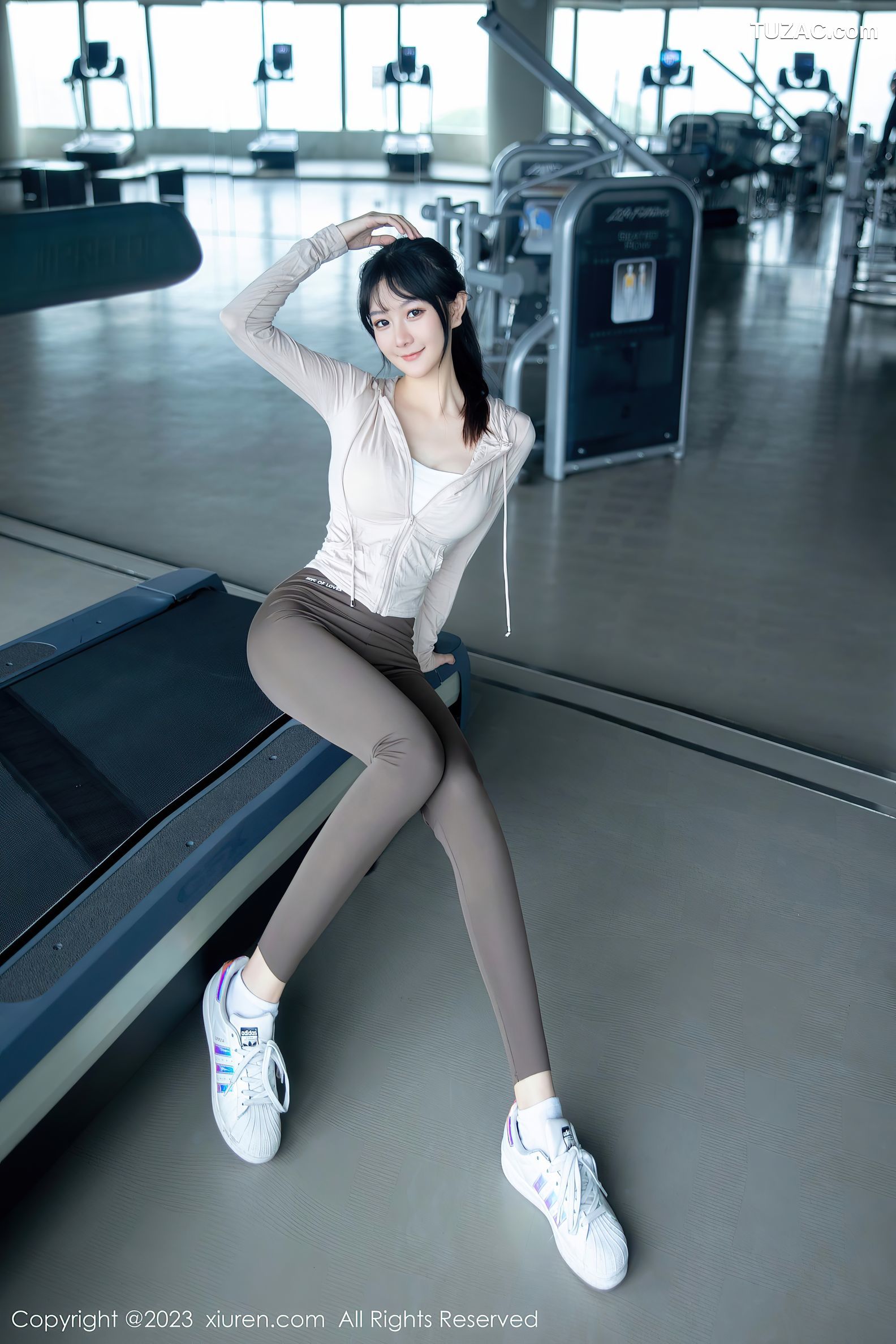 XiuRen秀人网-6683-幼幼-健身房场景性感浅色运动服饰-2023.05.05