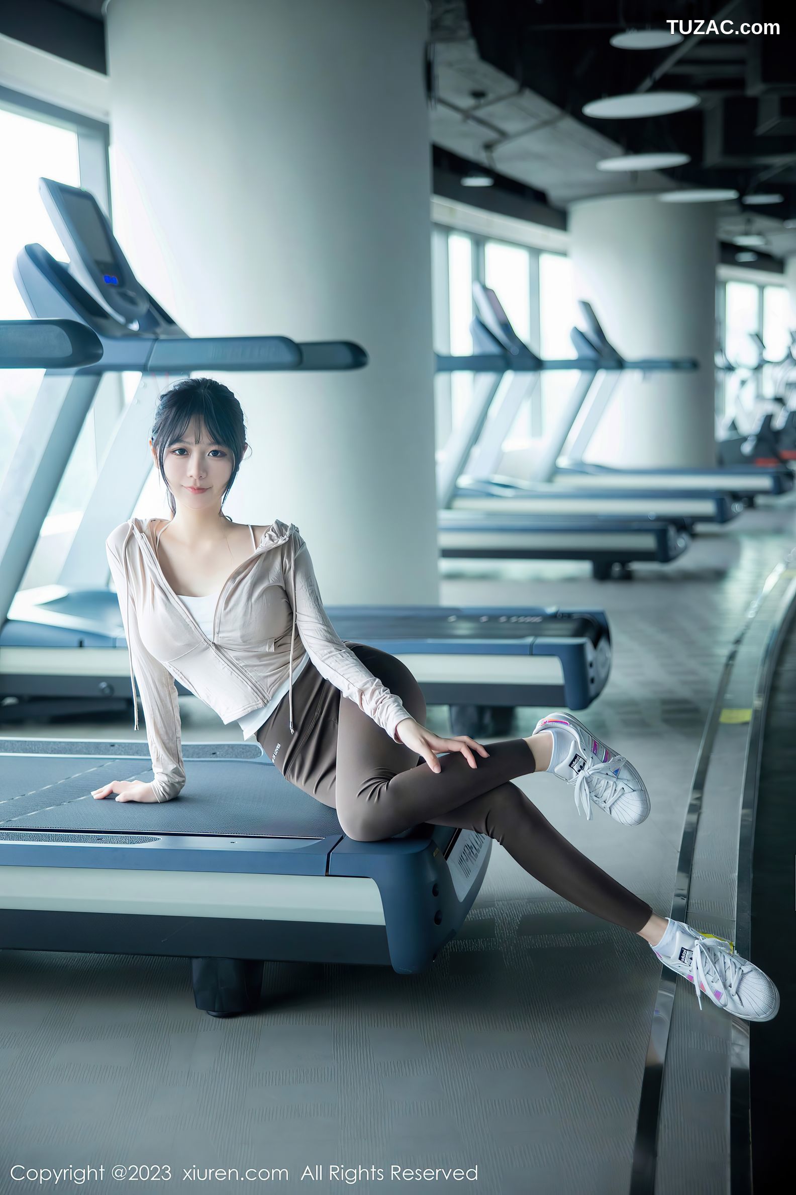 XiuRen秀人网-6683-幼幼-健身房场景性感浅色运动服饰-2023.05.05