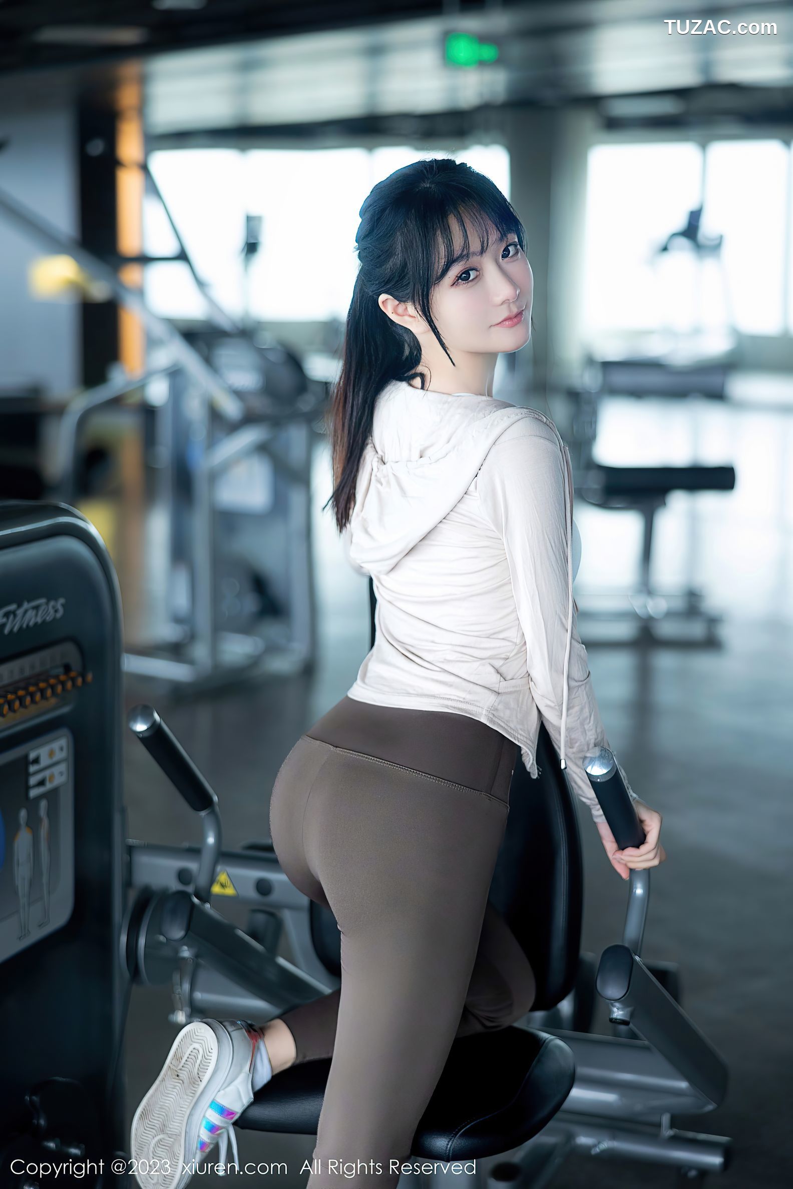 XiuRen秀人网-6683-幼幼-健身房场景性感浅色运动服饰-2023.05.05