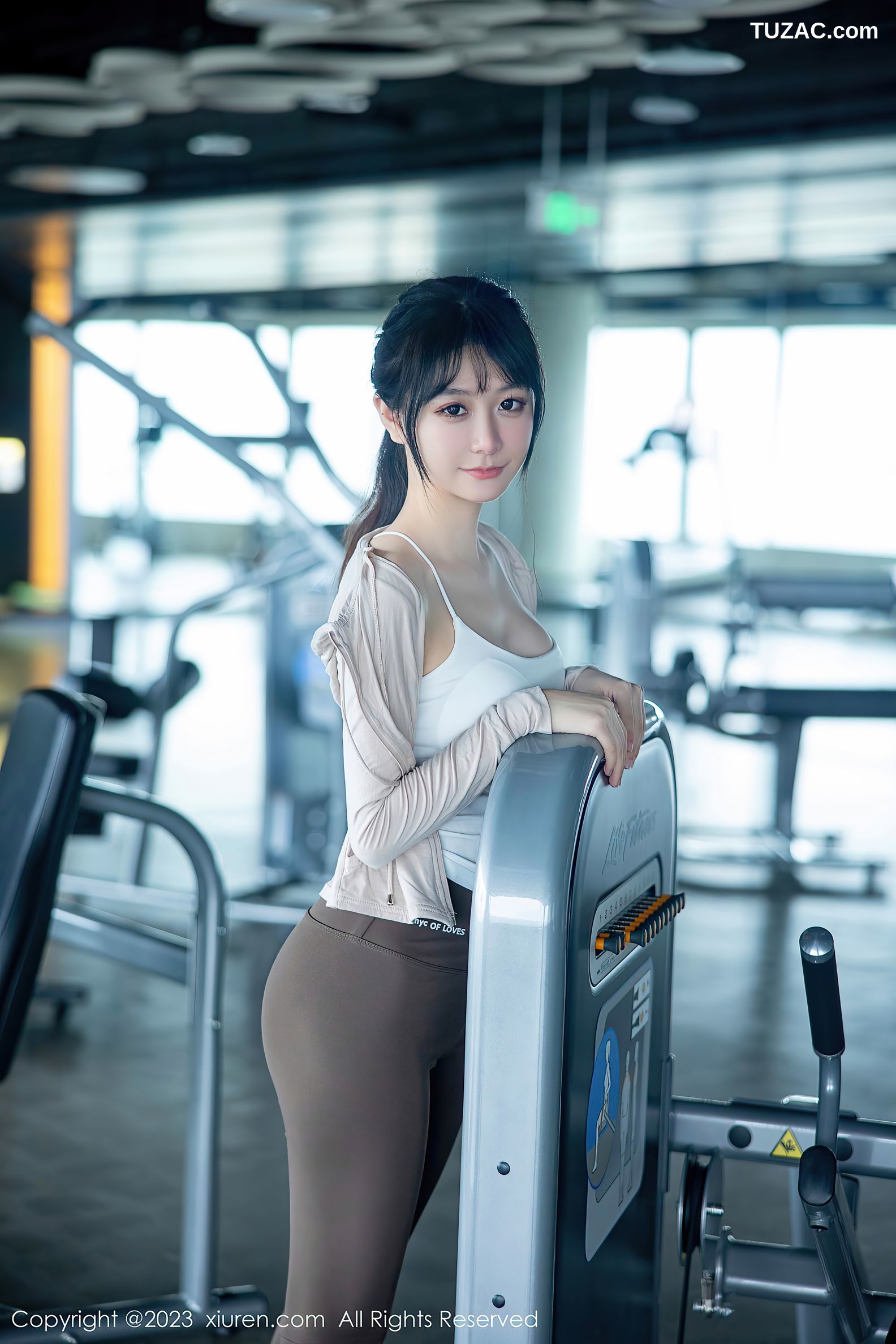 XiuRen秀人网-6683-幼幼-健身房场景性感浅色运动服饰-2023.05.05