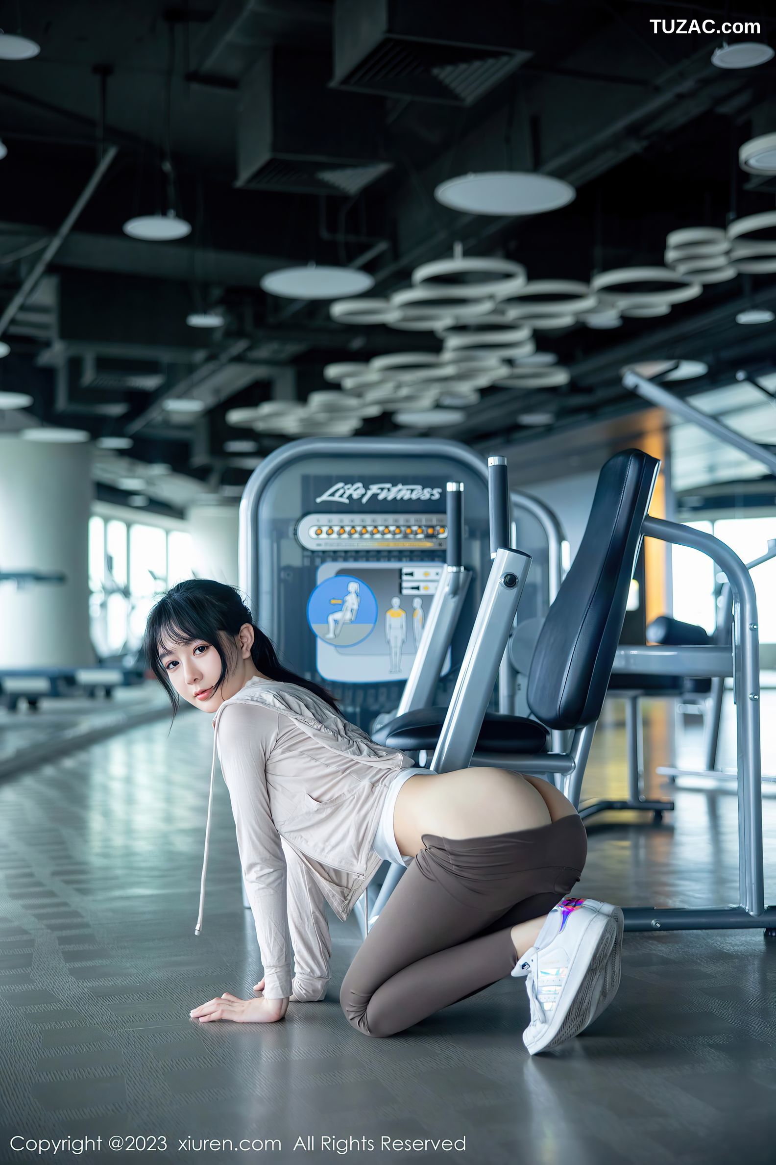 XiuRen秀人网-6683-幼幼-健身房场景性感浅色运动服饰-2023.05.05